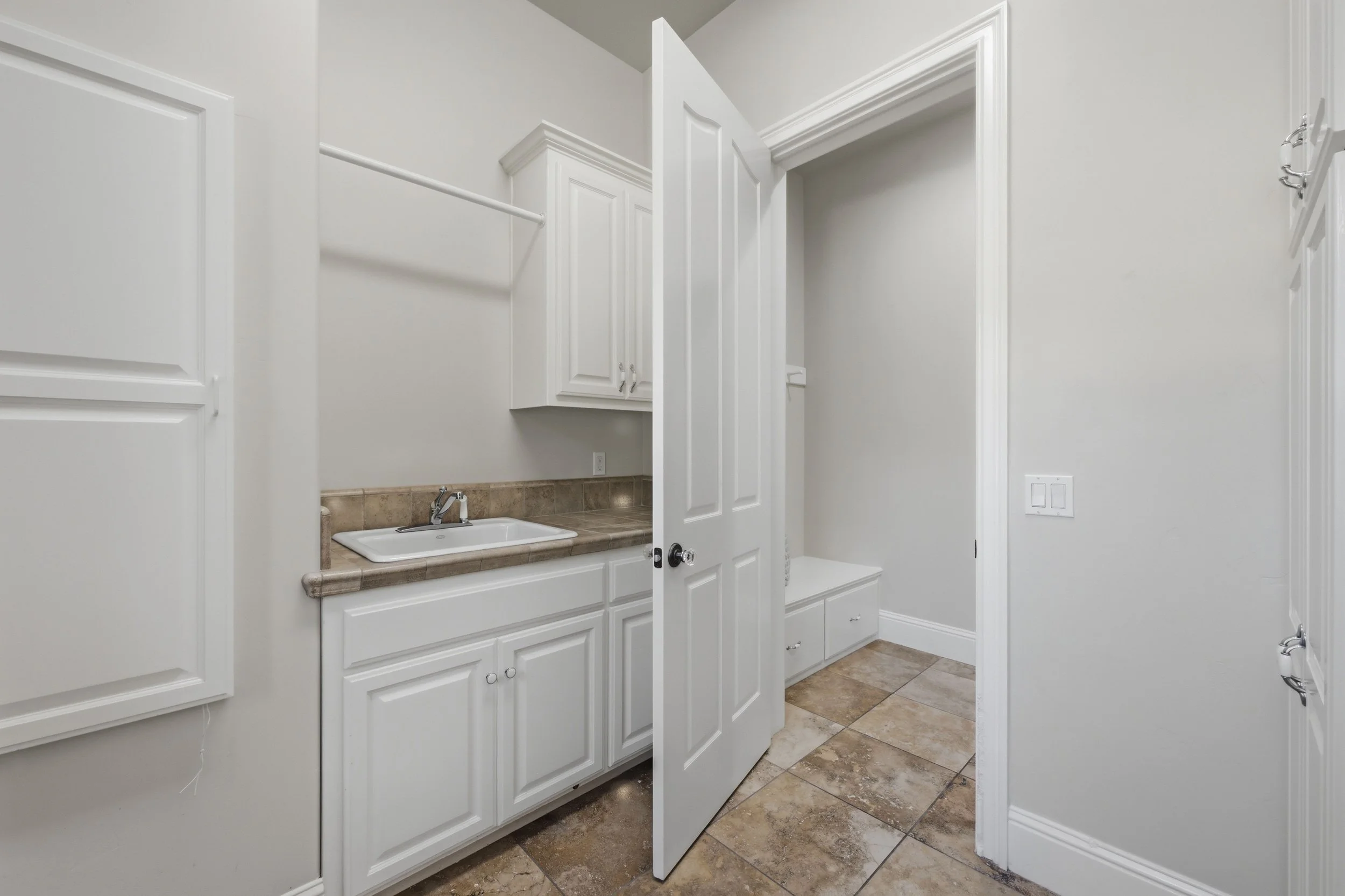 1109 Holly Leaf Ln_100.jpg