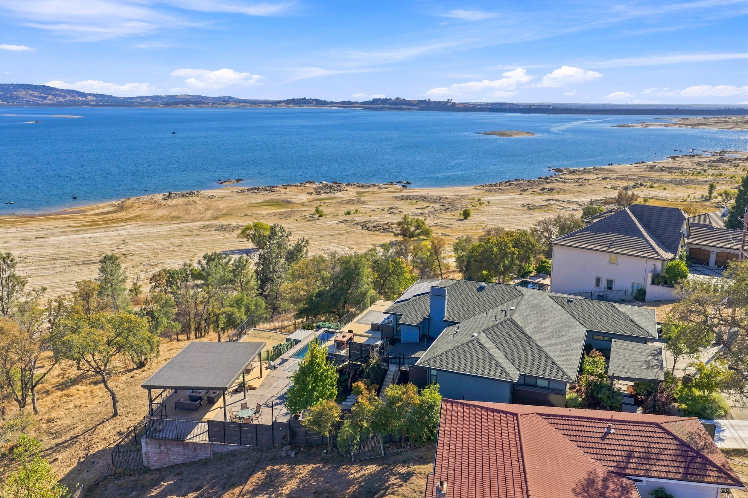7882 Lakeshore Dr 19.jpg