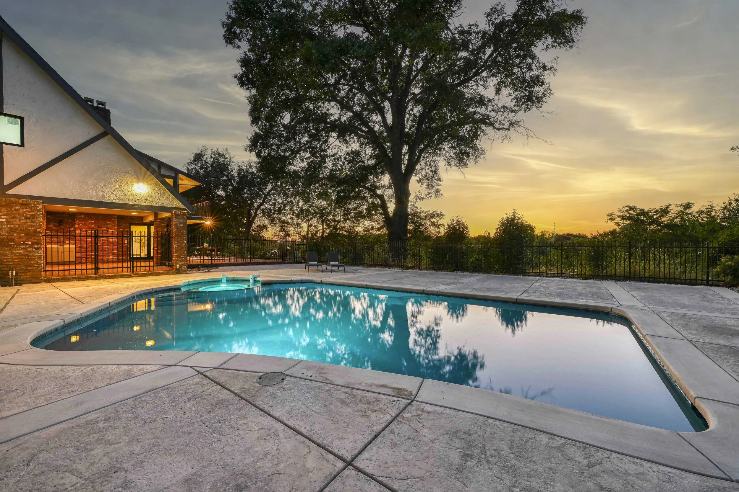 9815 Mira Del Rio Dr - Twilights - 21.jpg