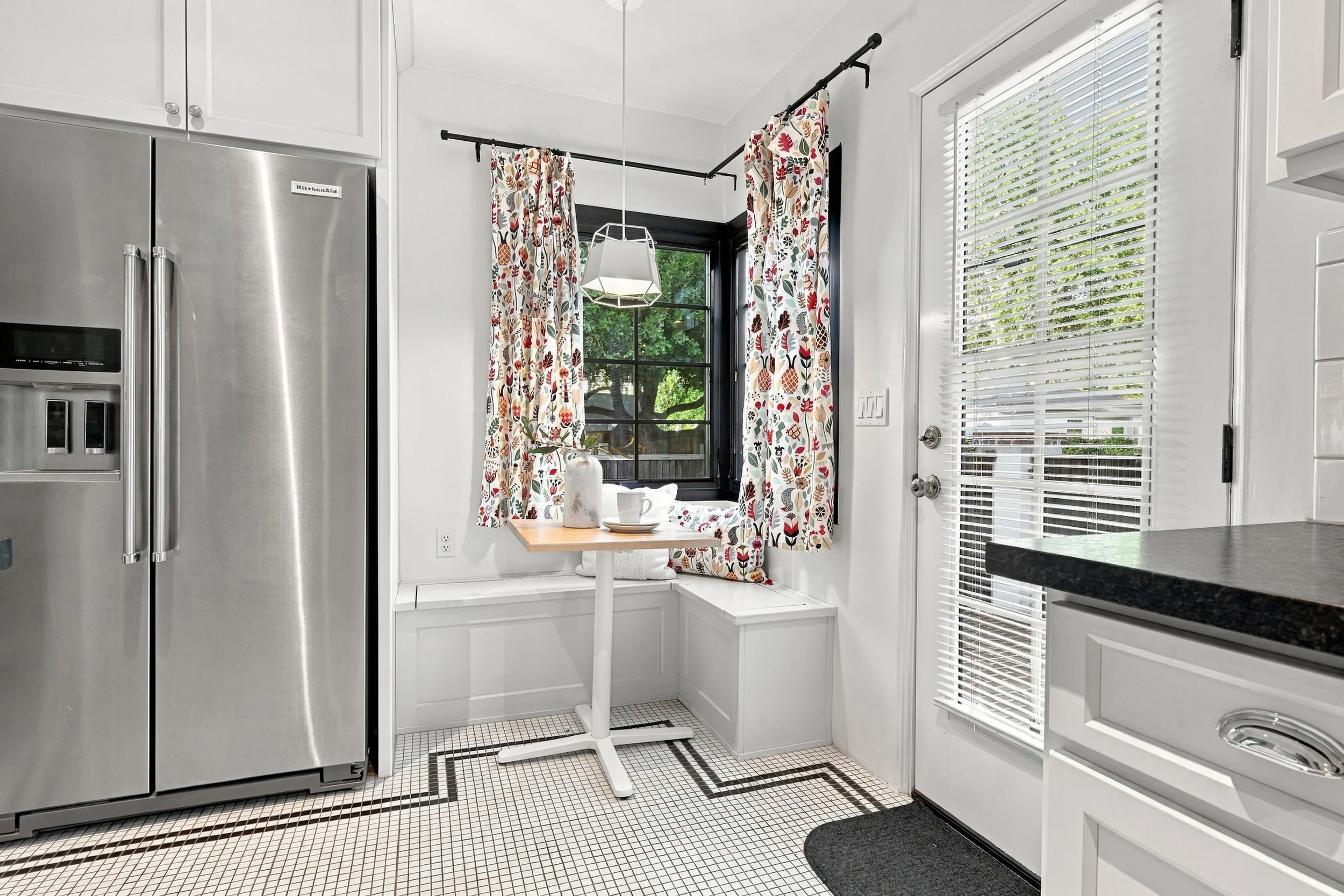2743 Land Park Dr 66.jpg