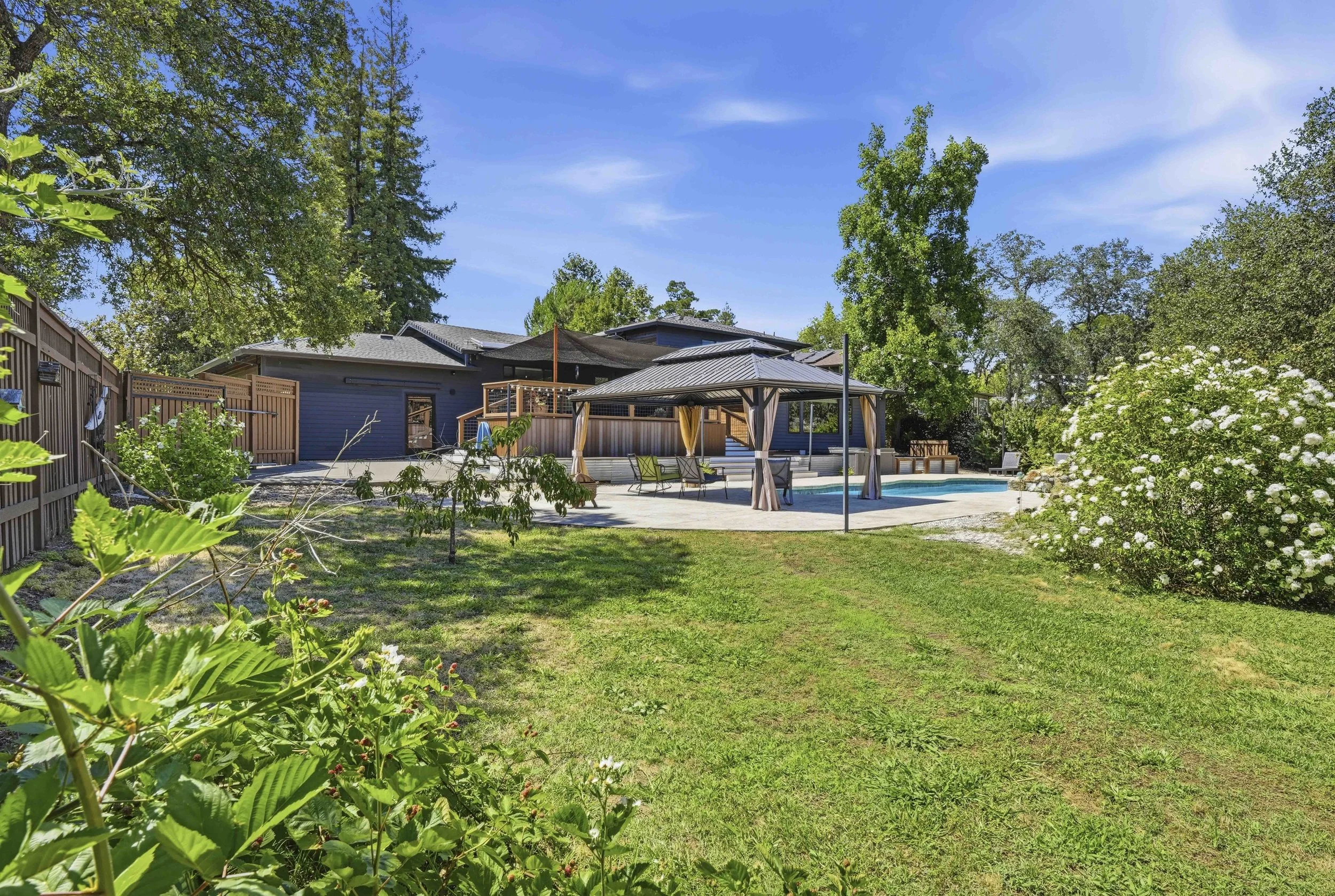 4440 Lawrence Dr _74.jpg