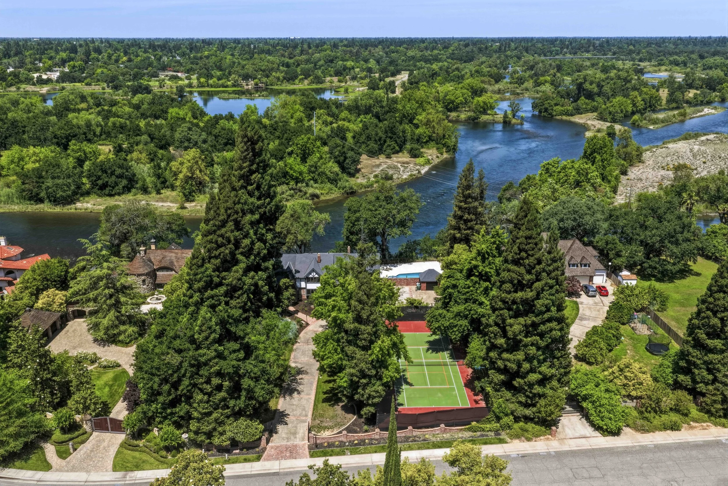 9815 Mira Del Rio Dr 13.jpg