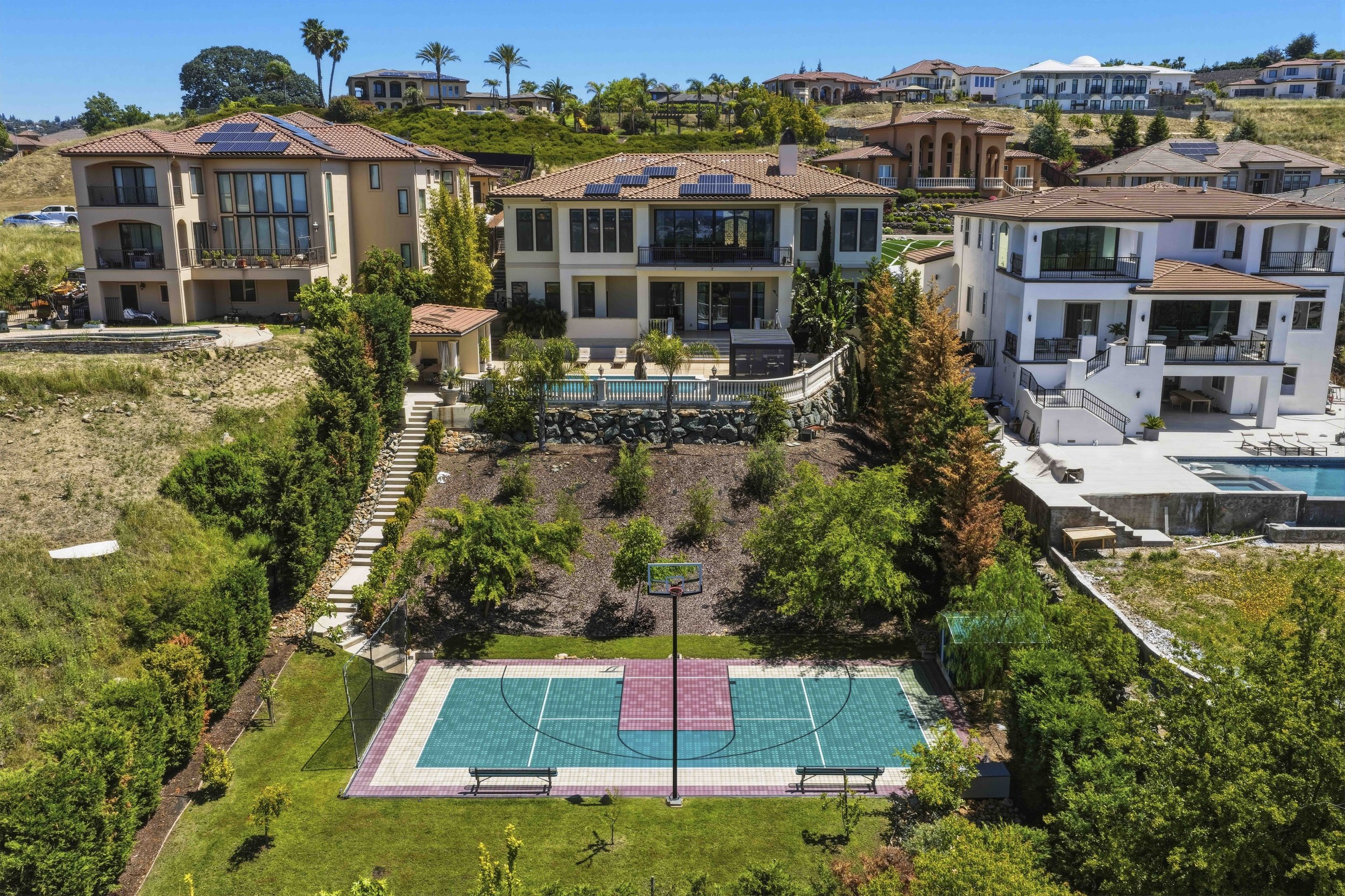 535 Serpa Way _10.jpg