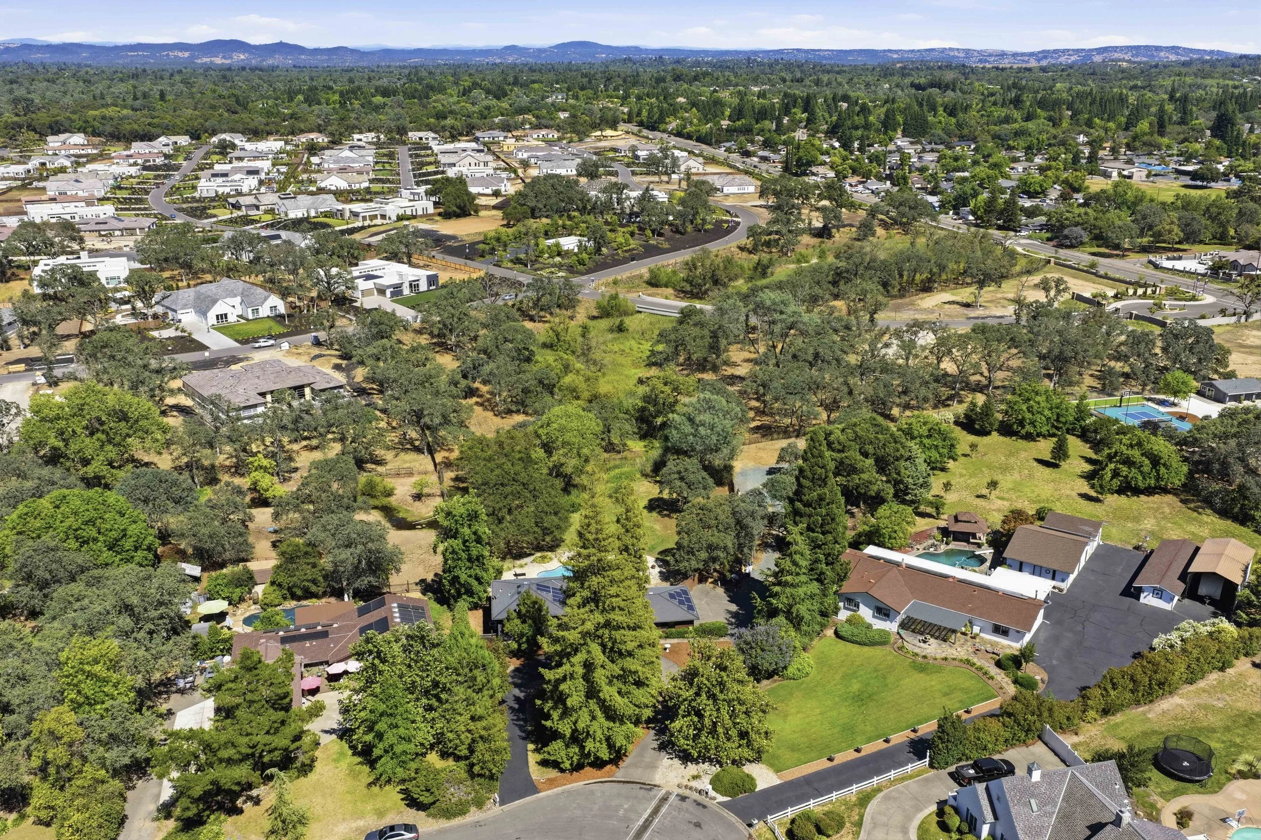 4440 Lawrence Dr _1.jpg