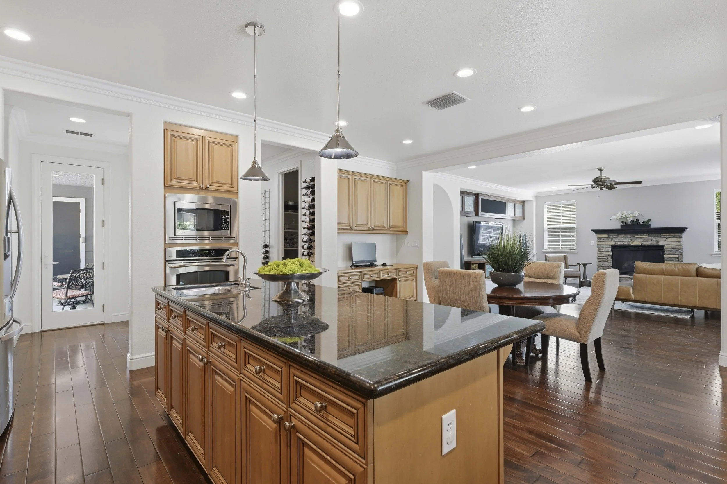 9525 Littoral St _41.jpg