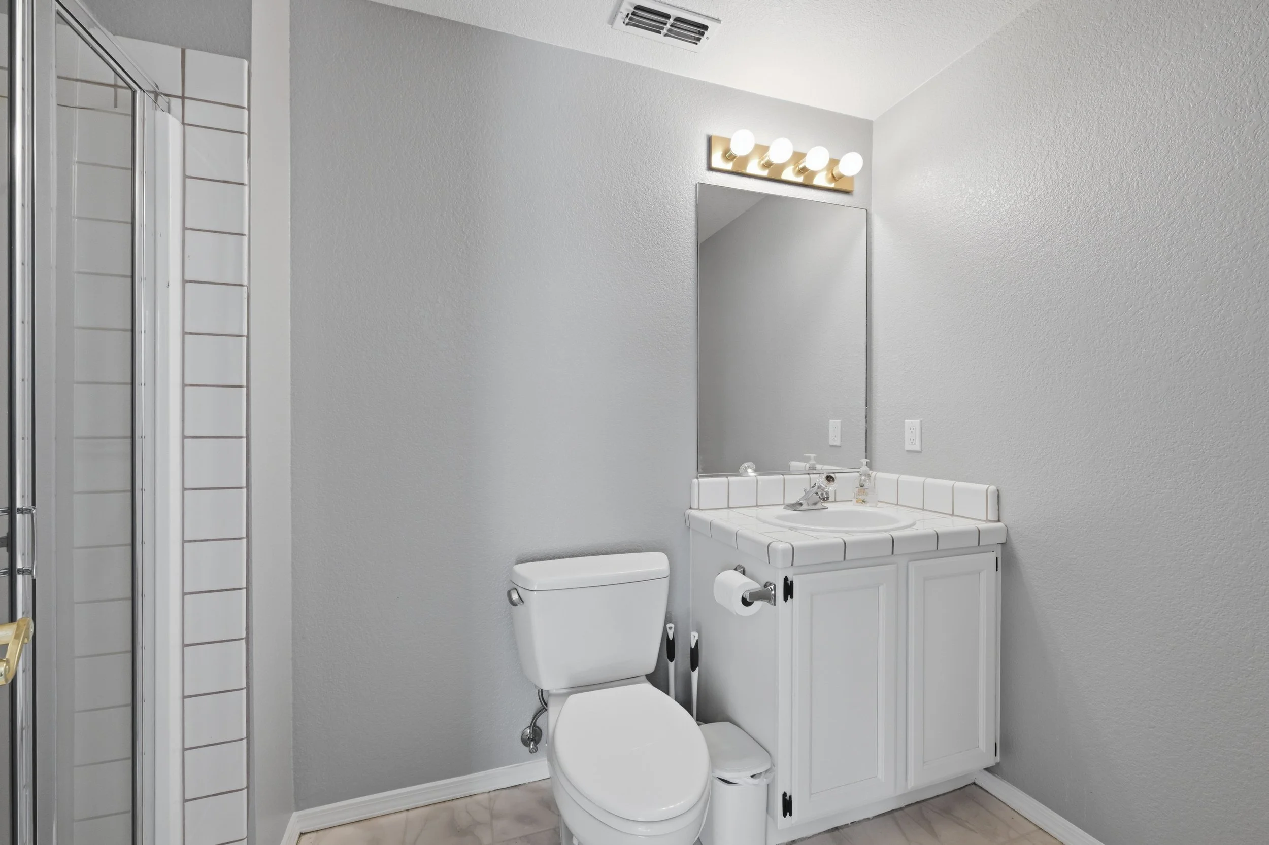 1610 Foxridge Cir 70.jpg