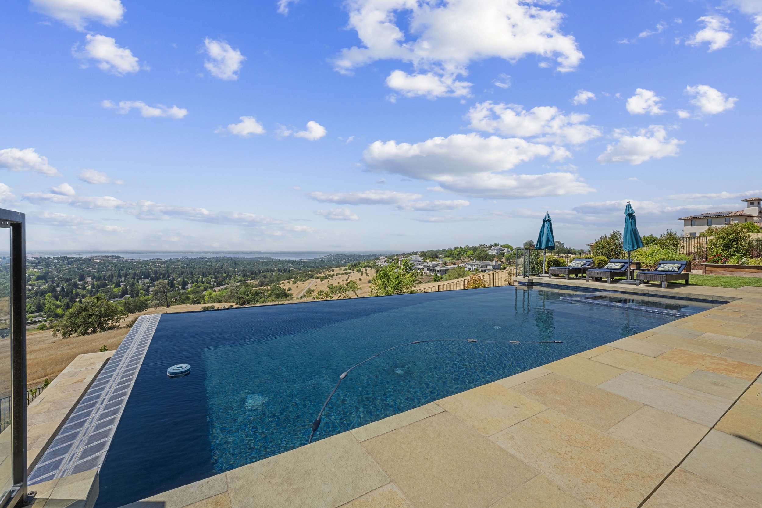 4374 Berkwood Ct 16.jpg