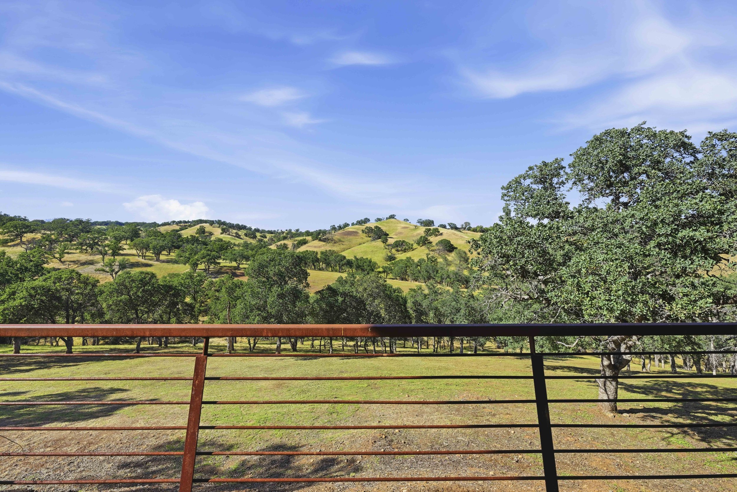 26000 Venado Dr - Main House  - 25.jpg