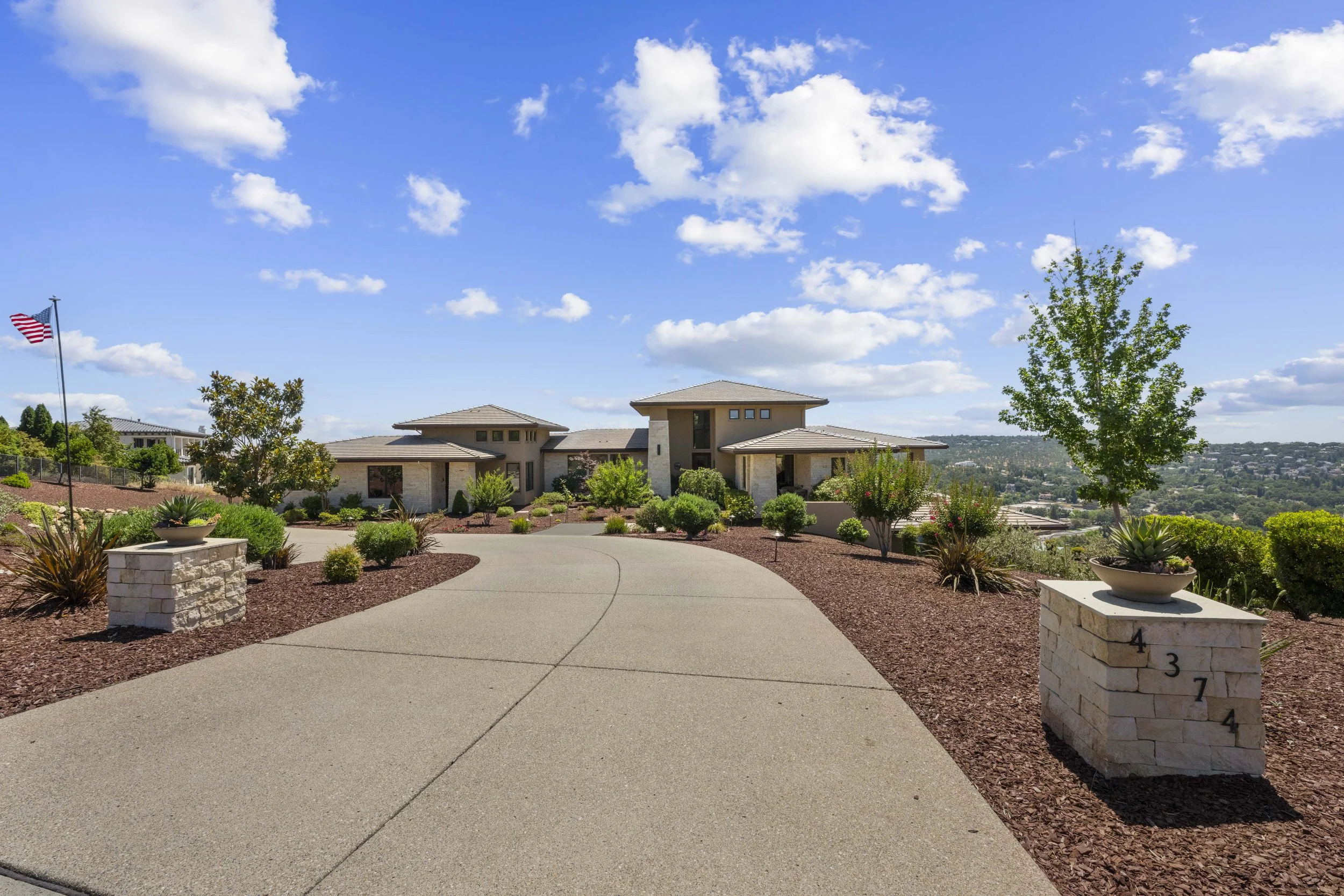 4374 Berkwood Ct 1.jpg