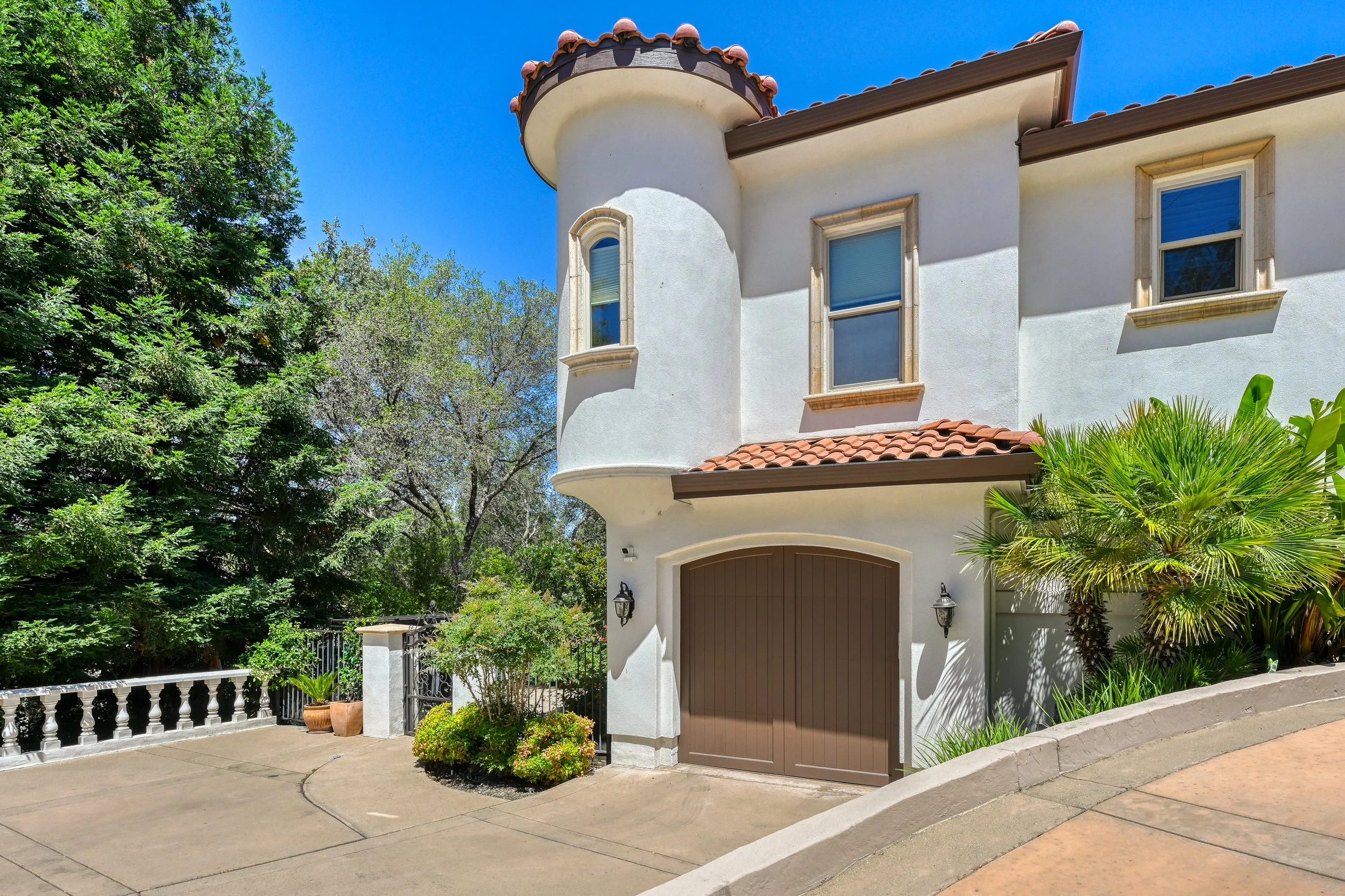 5645 Los Posas Way 18.jpg
