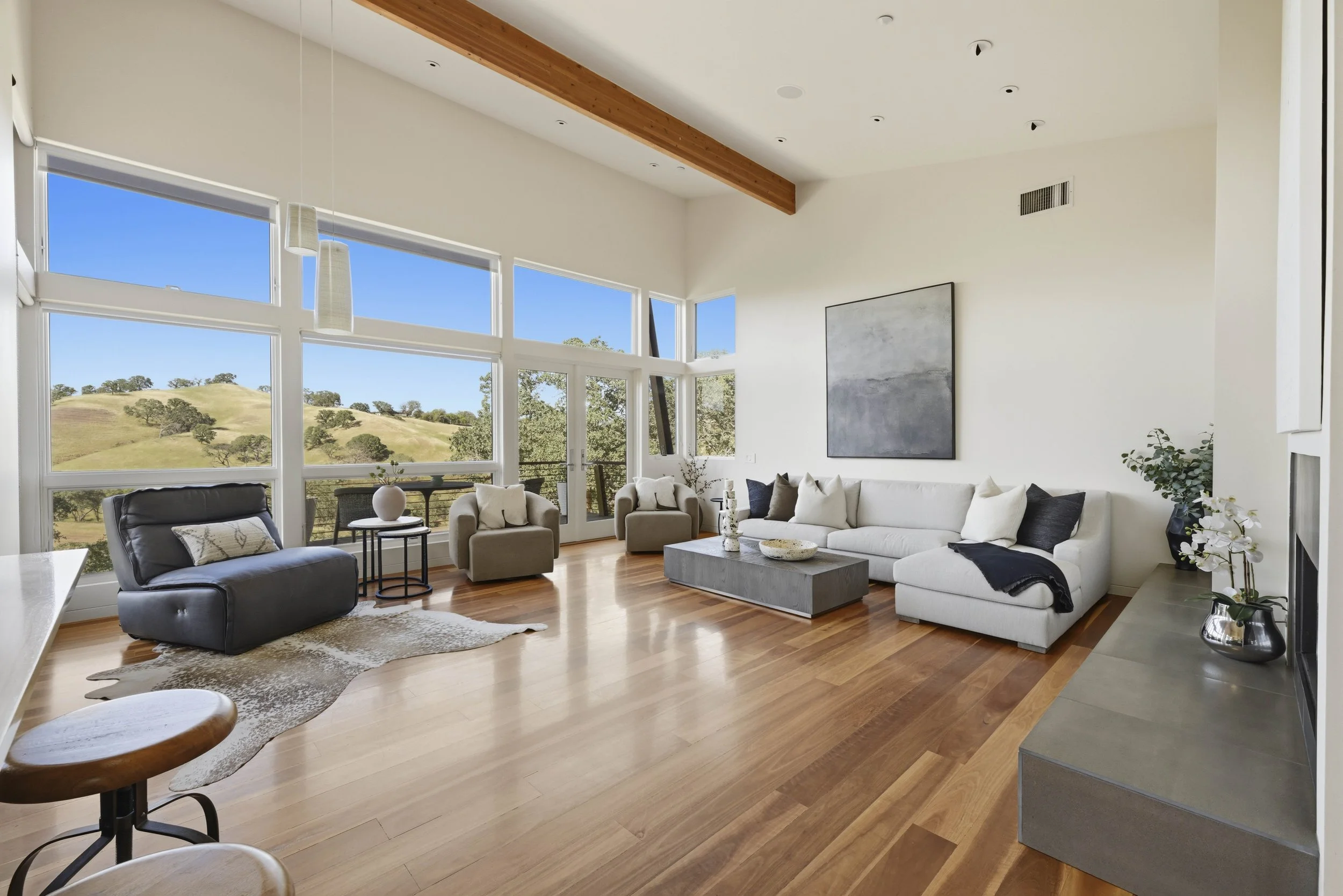 26000 Venado Dr - Main House  - 11.jpg