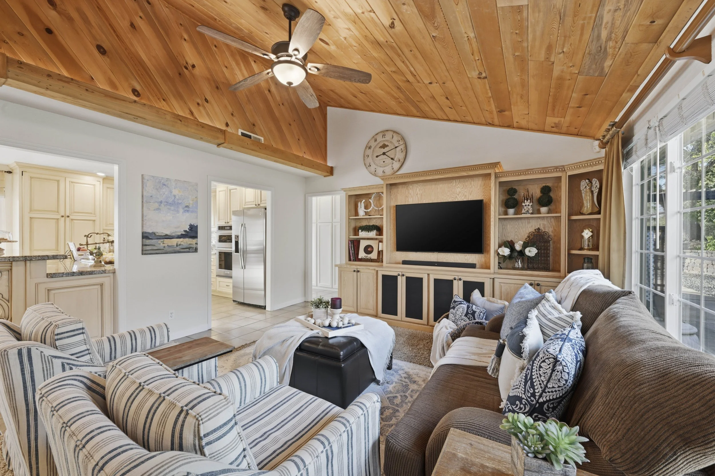 9240 Rock Springs Rd _116.jpg