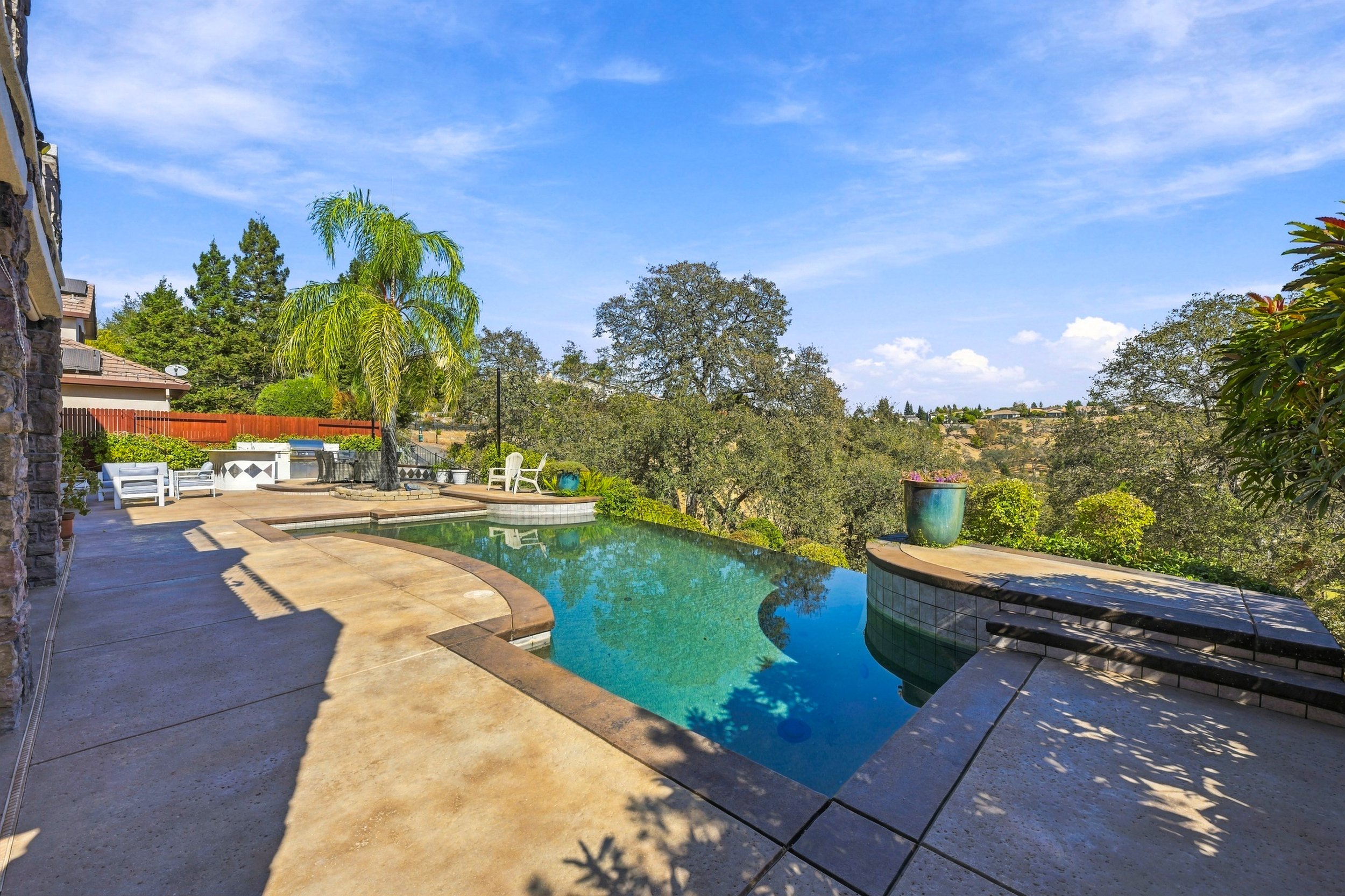 3391 Black Oak Dr 111.jpg