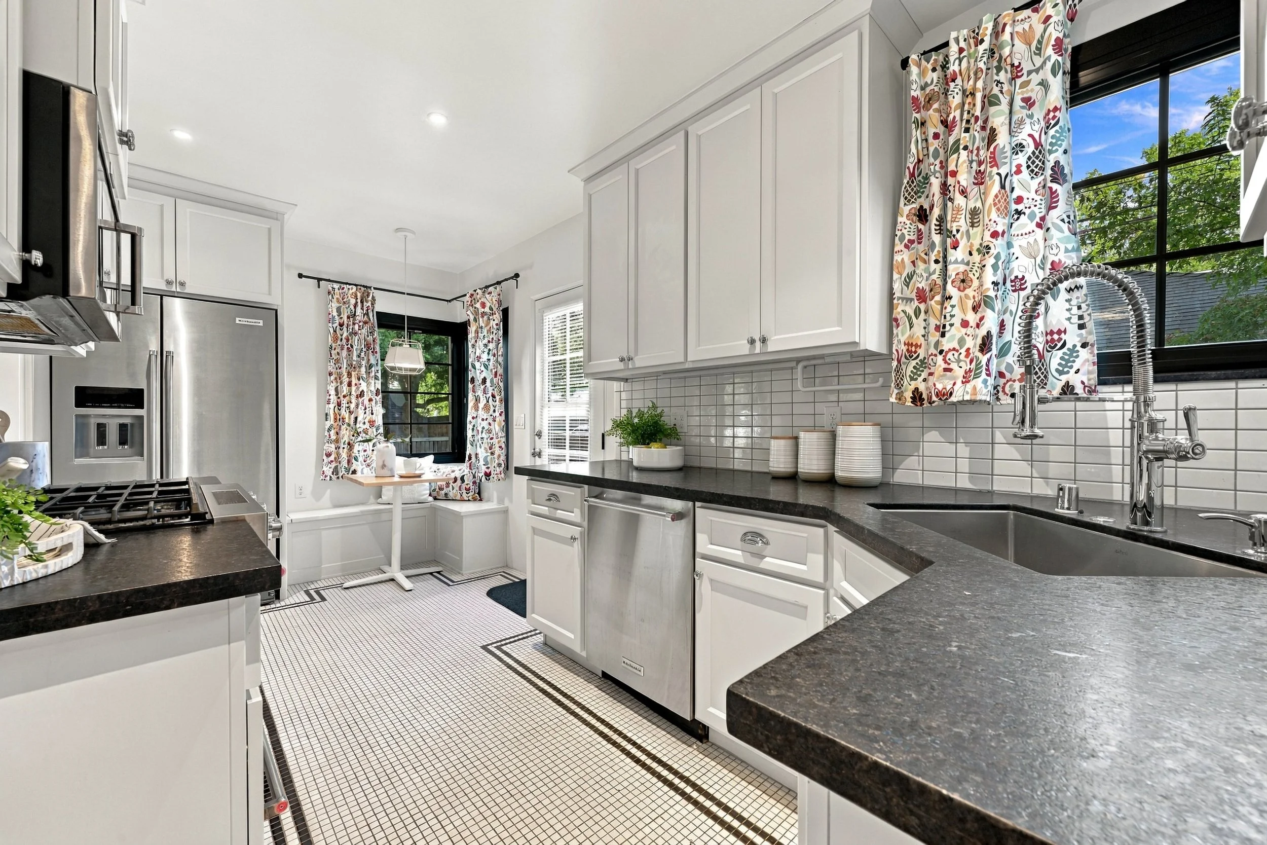 2743 Land Park Dr 65.jpg