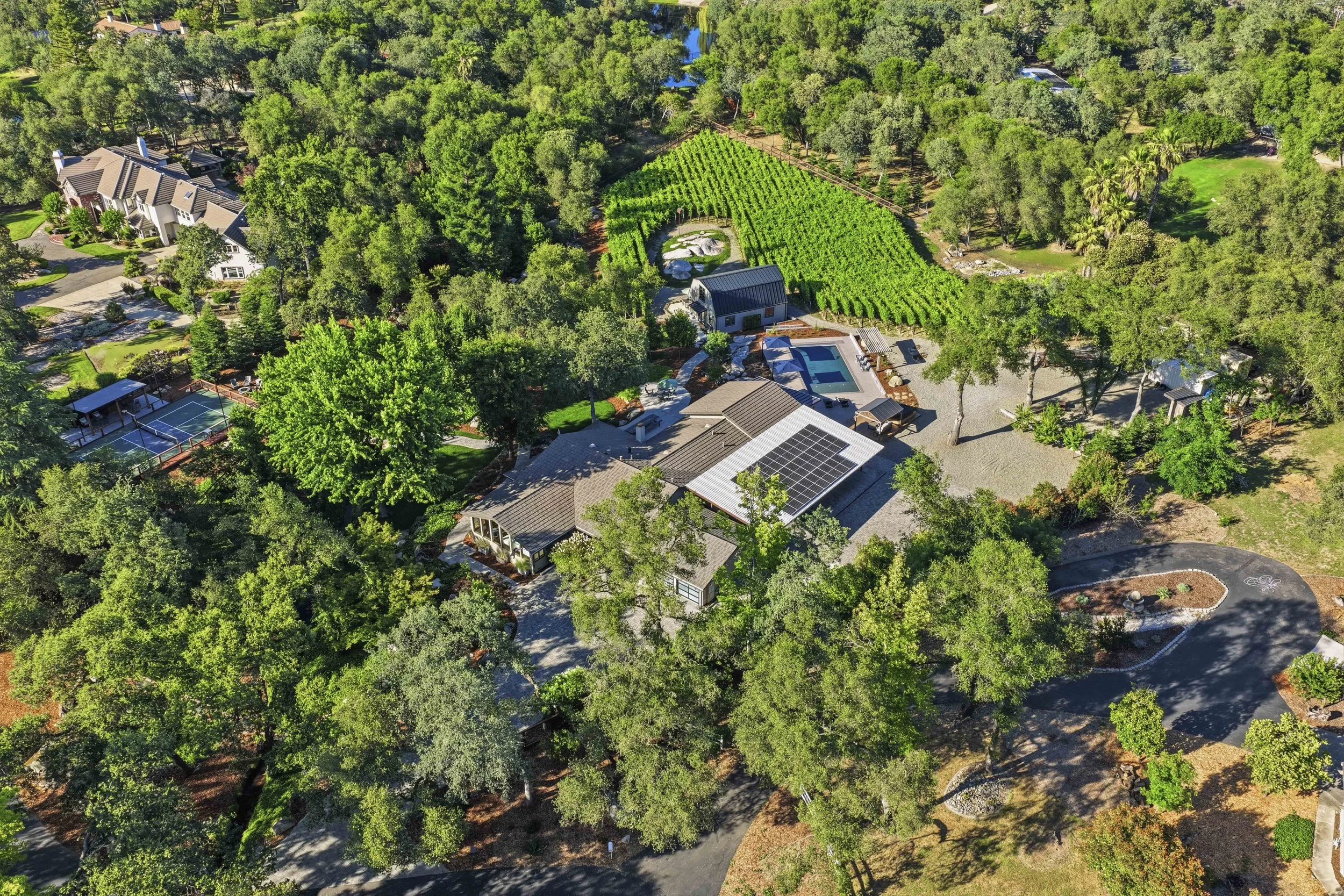 7905 Brook Ct 2.jpg