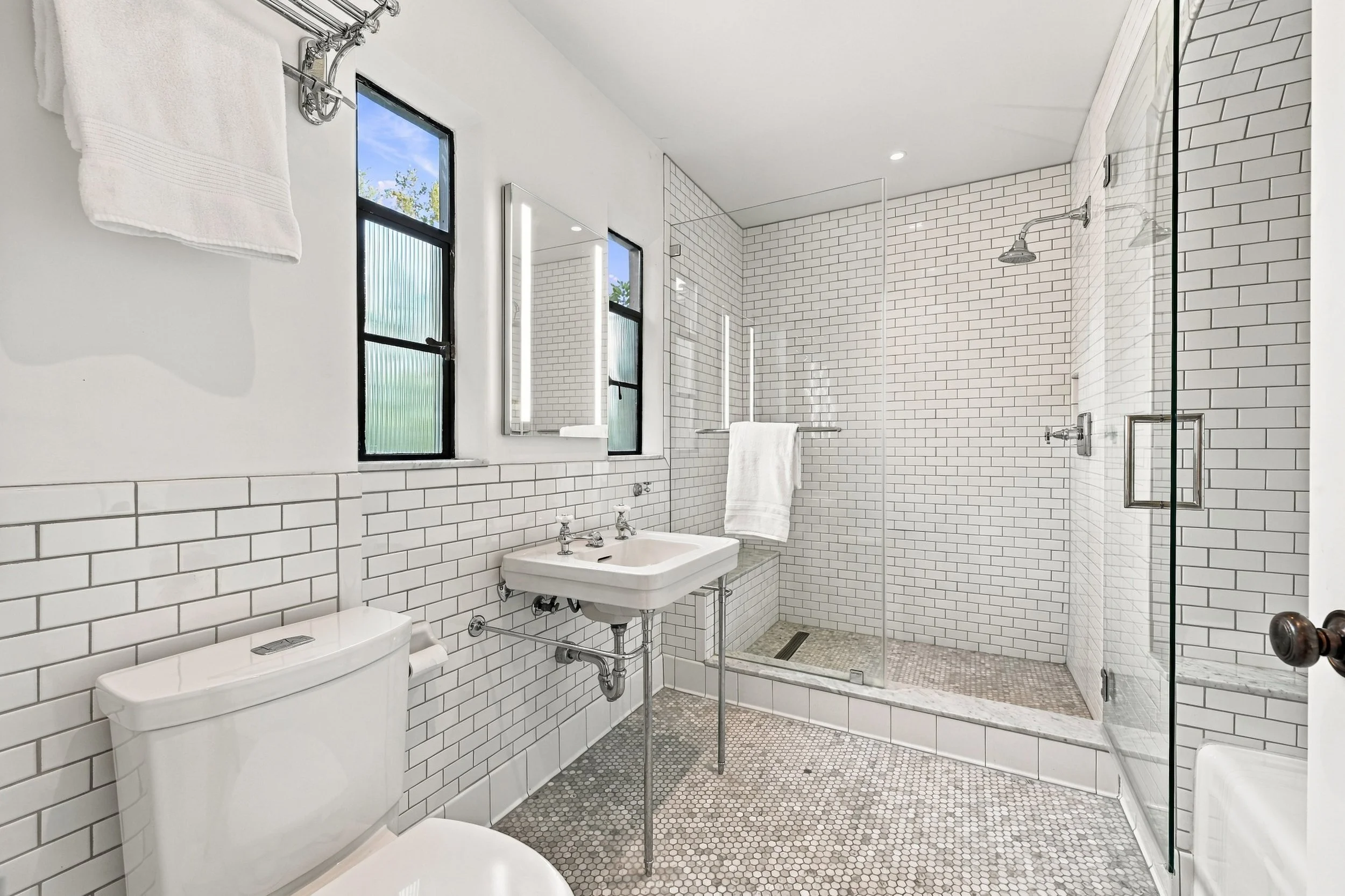 2743 Land Park Dr 36.jpg