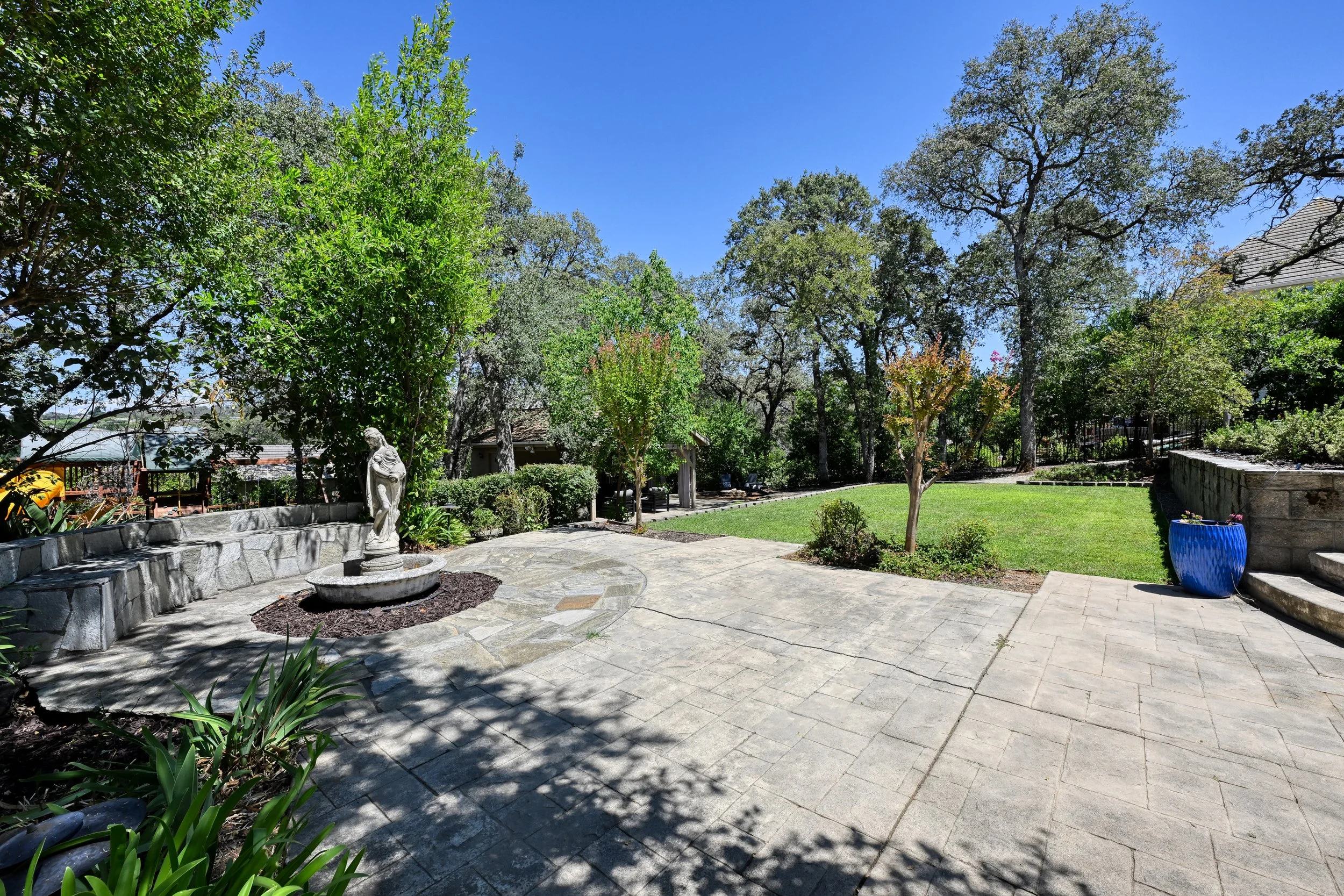 1194 Shetland Way - 101.jpg