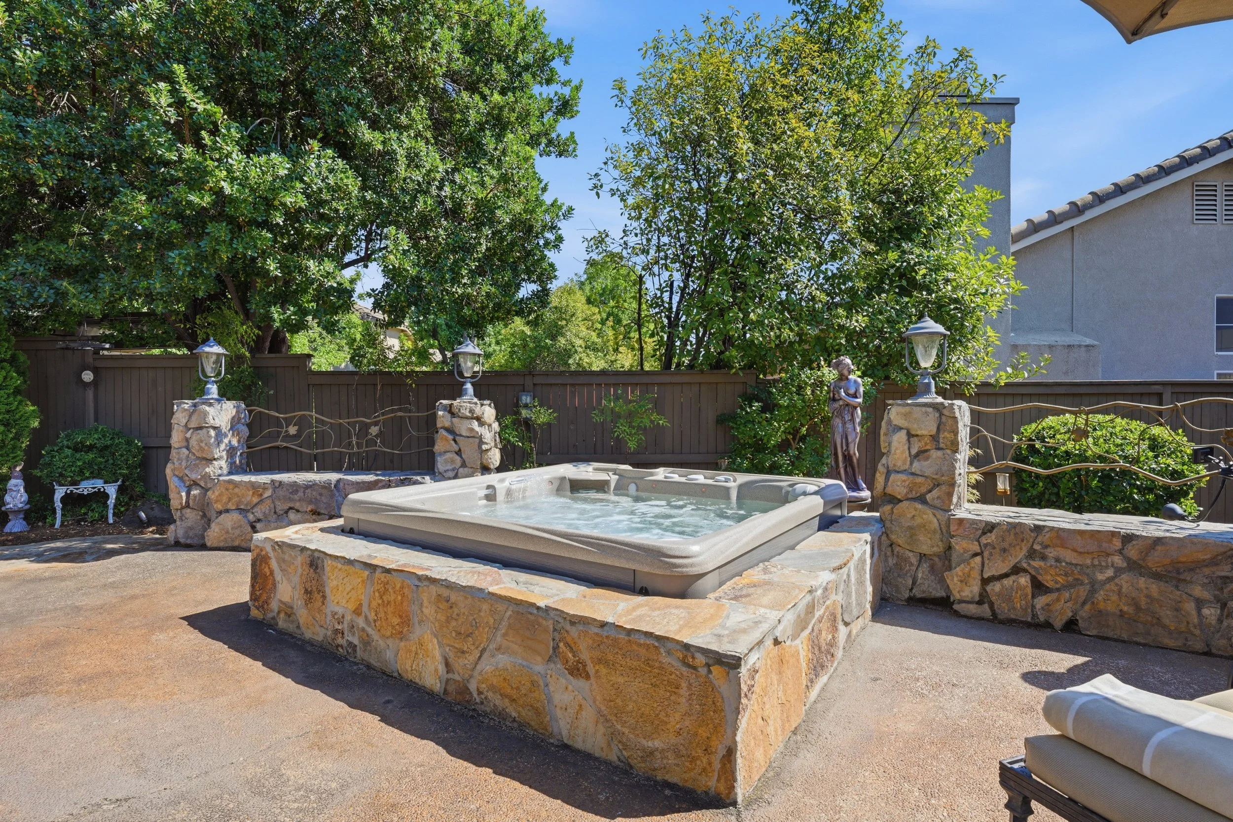 3301 Stonehurst Dr _46.jpg