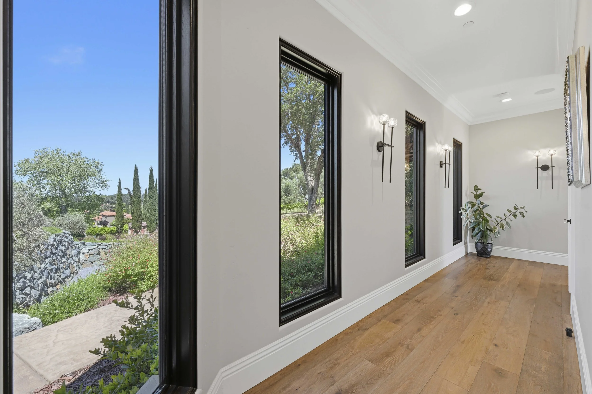 9688 Clos Du Lac Cir 110.jpg