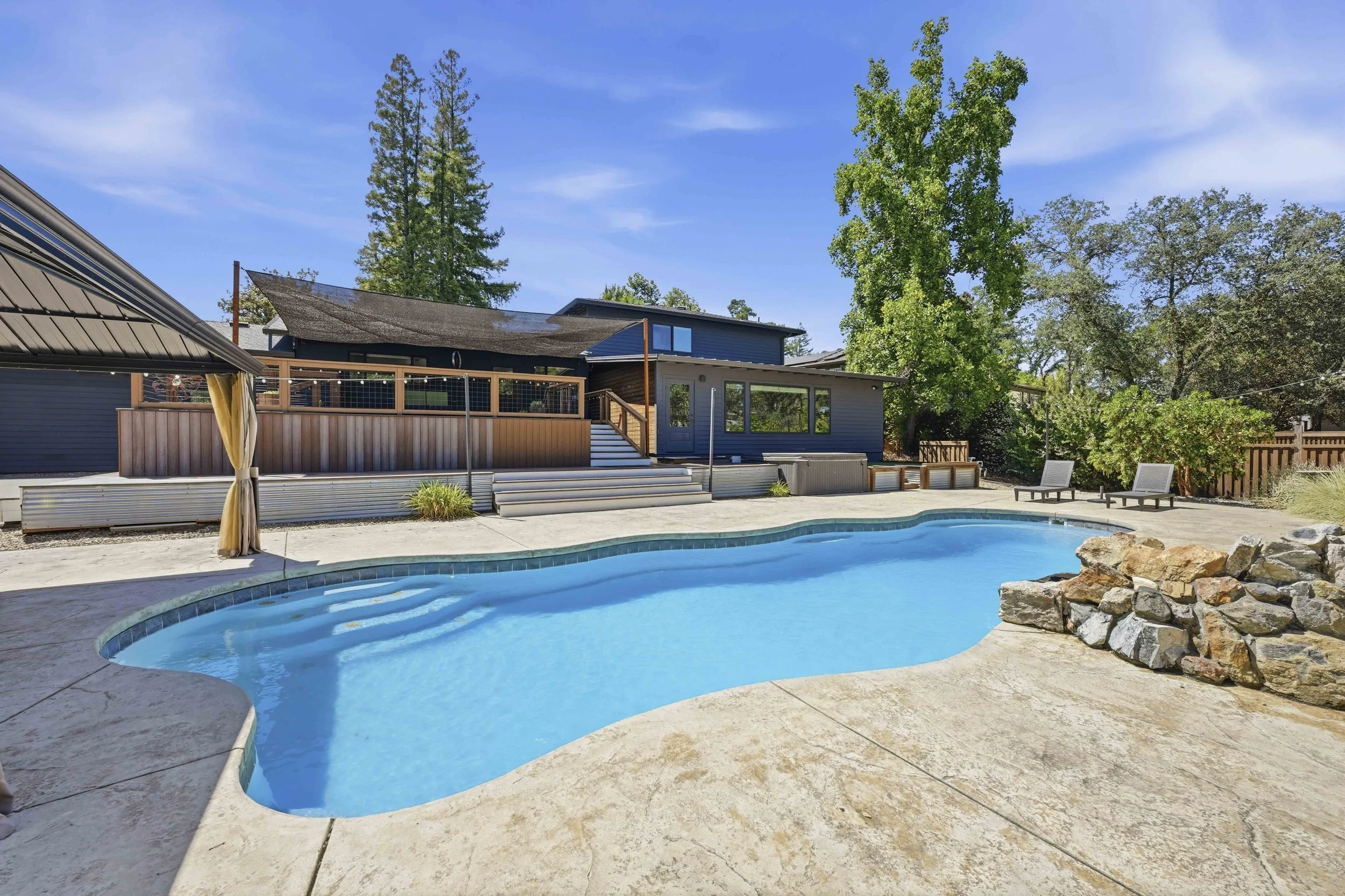 4440 Lawrence Dr _75.jpg