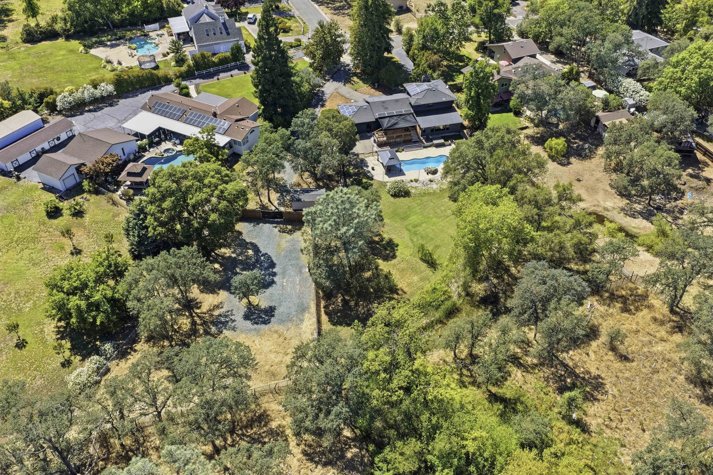 4440 Lawrence Dr _5.jpg