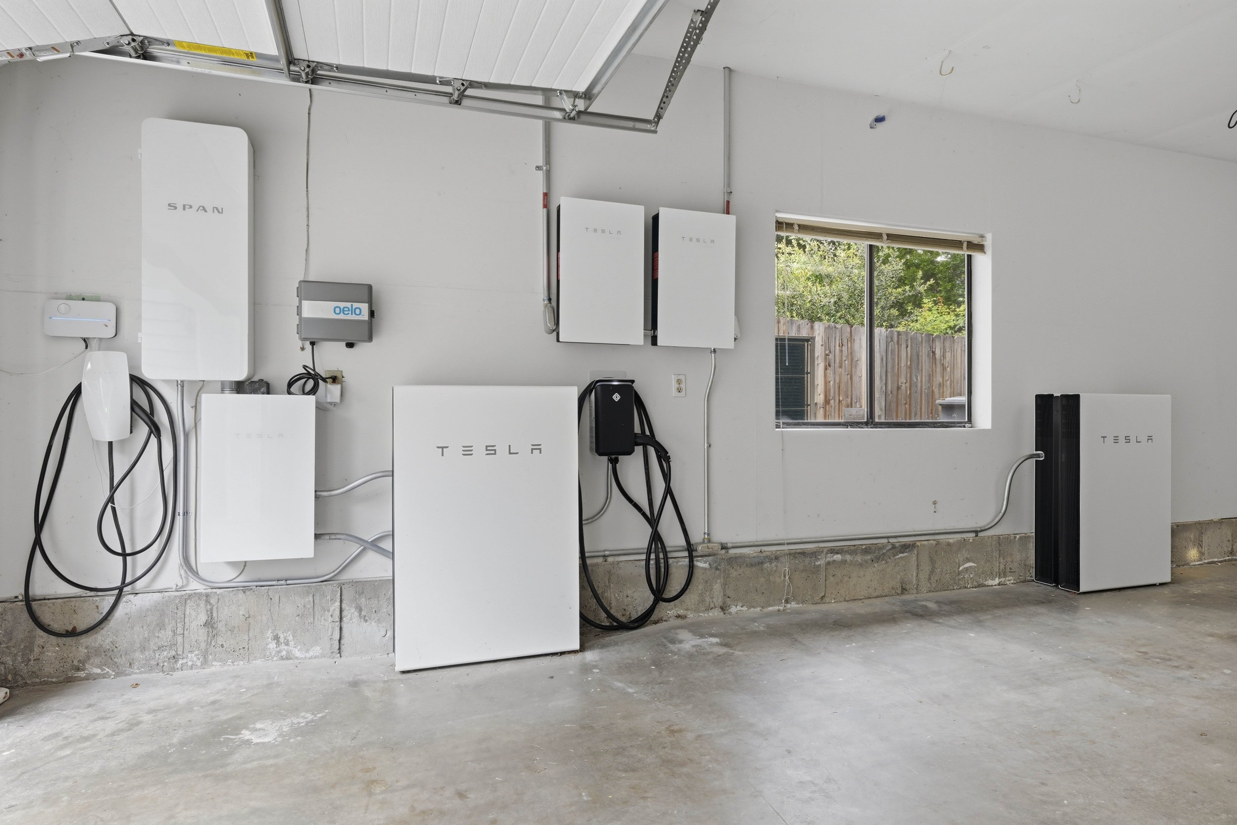 1610 Foxridge Cir 91.jpg