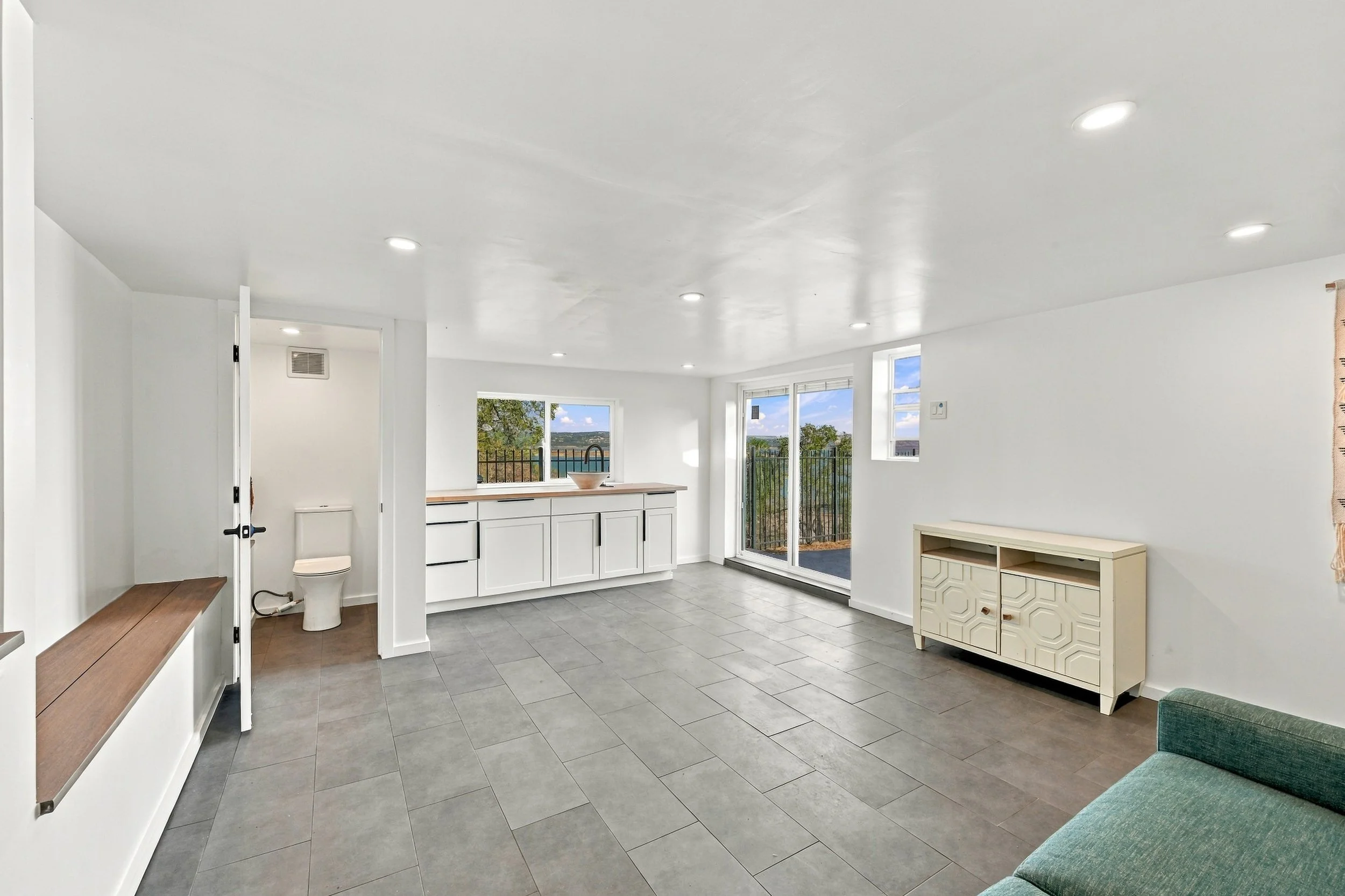 7882 Lakeshore Dr 98.jpg