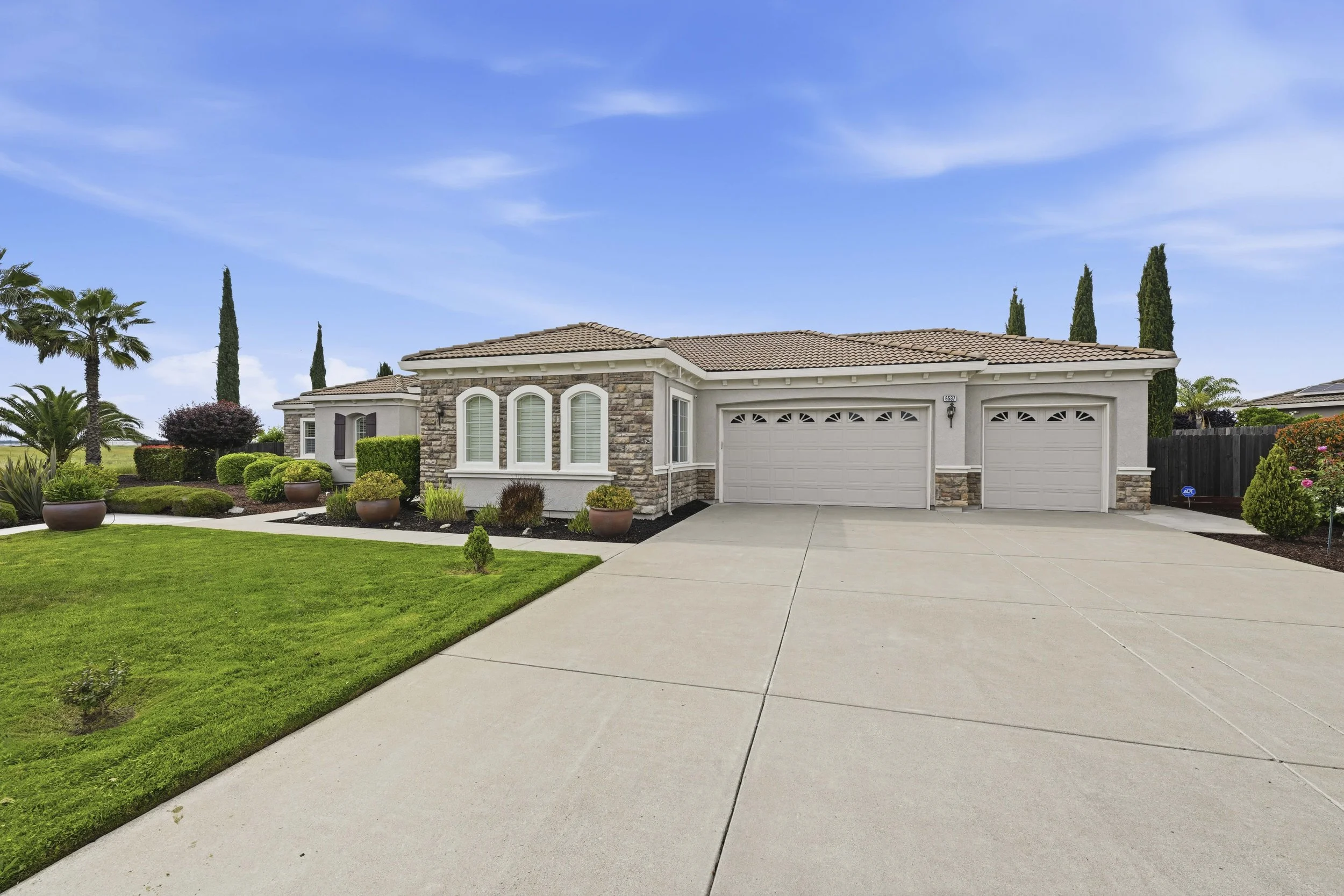 8357 Bridgestone Dr 31.jpg