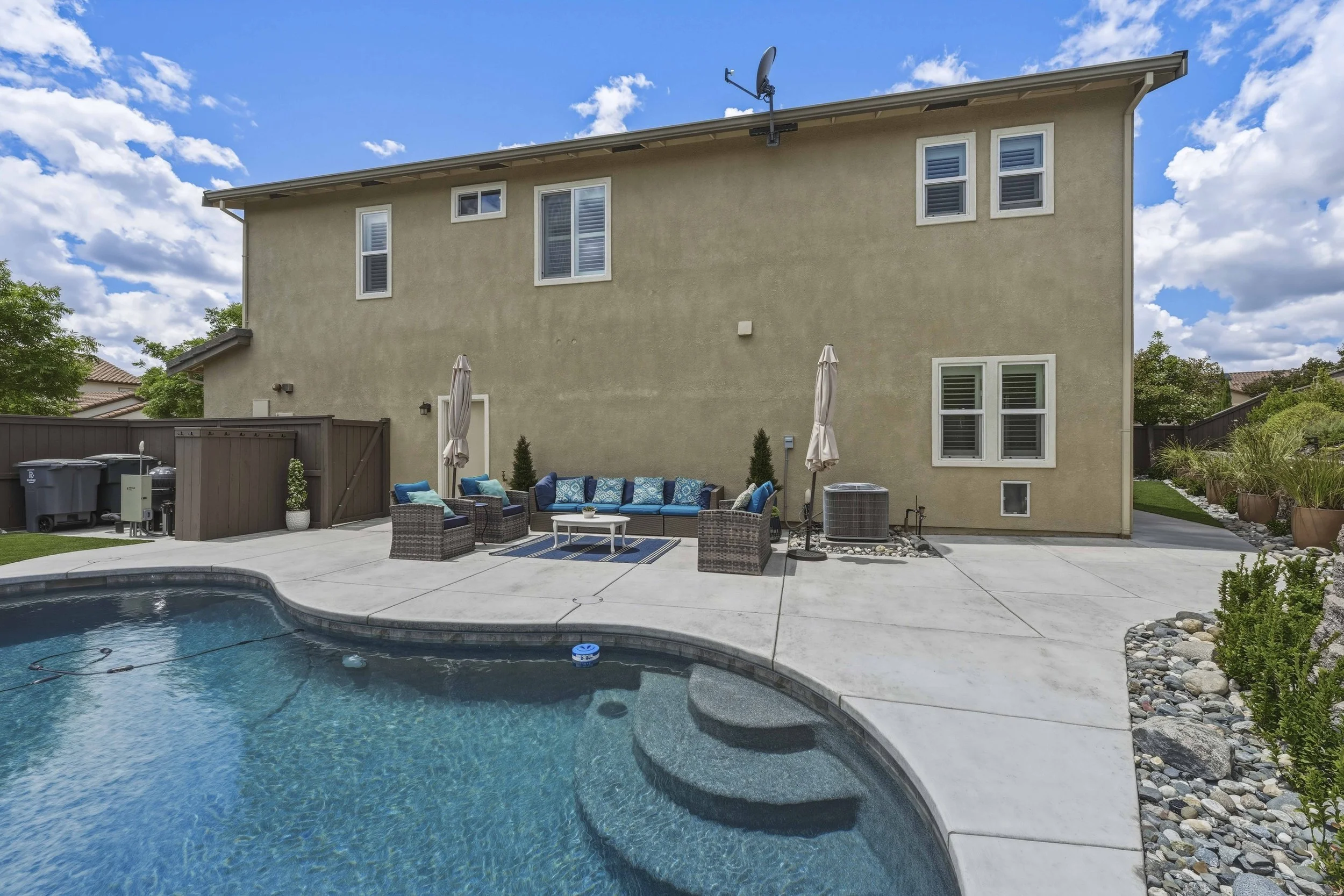 895 Calico Dr 104.jpg