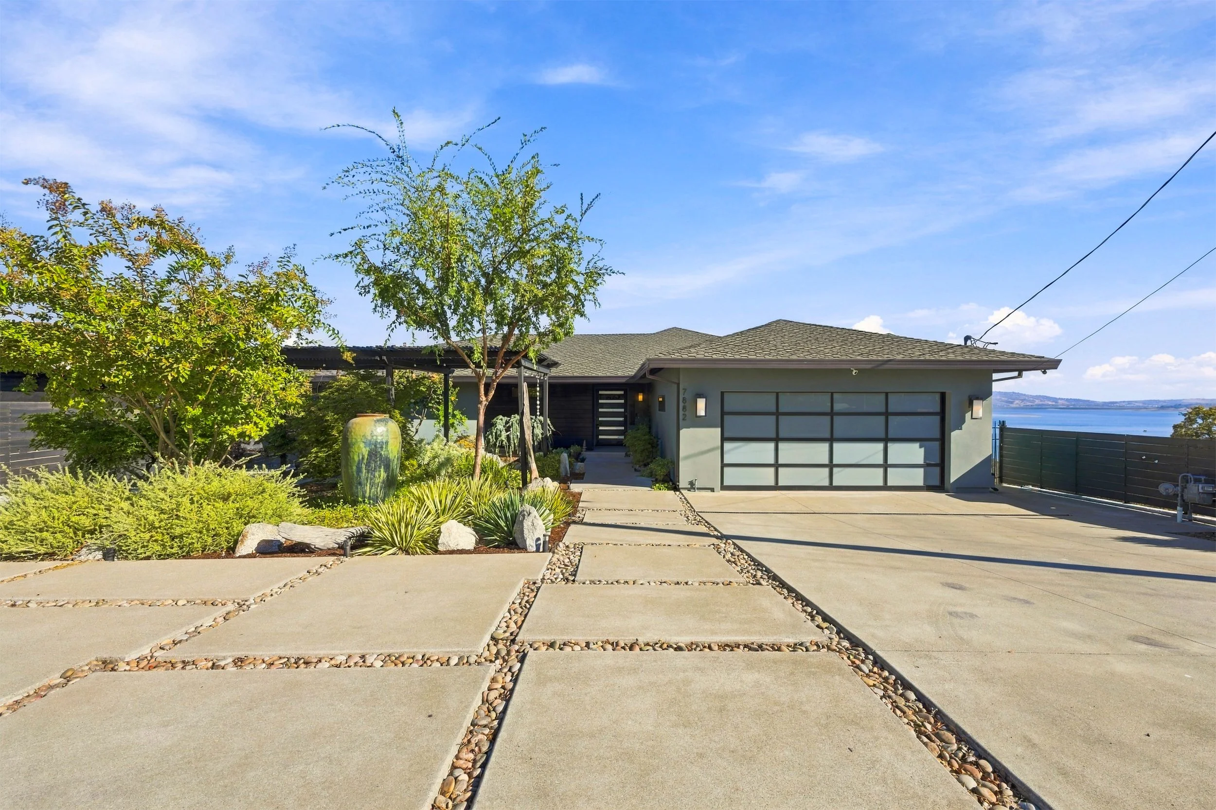 7882 Lakeshore Dr 3.jpg
