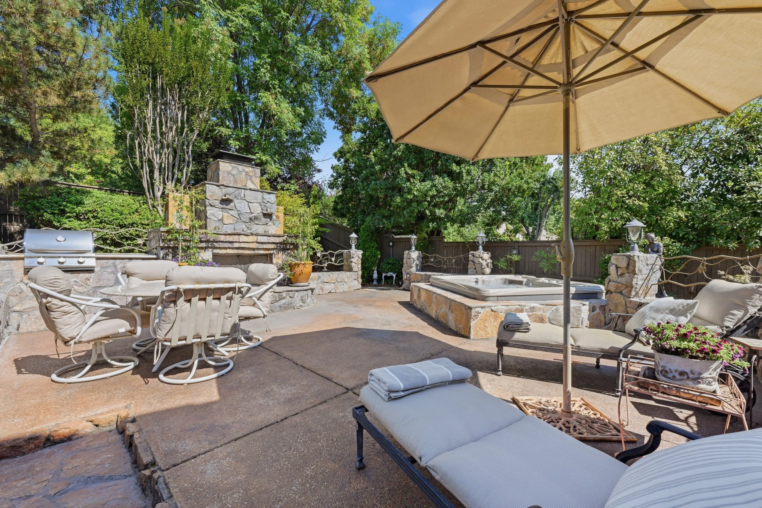 3301 Stonehurst Dr _45.jpg