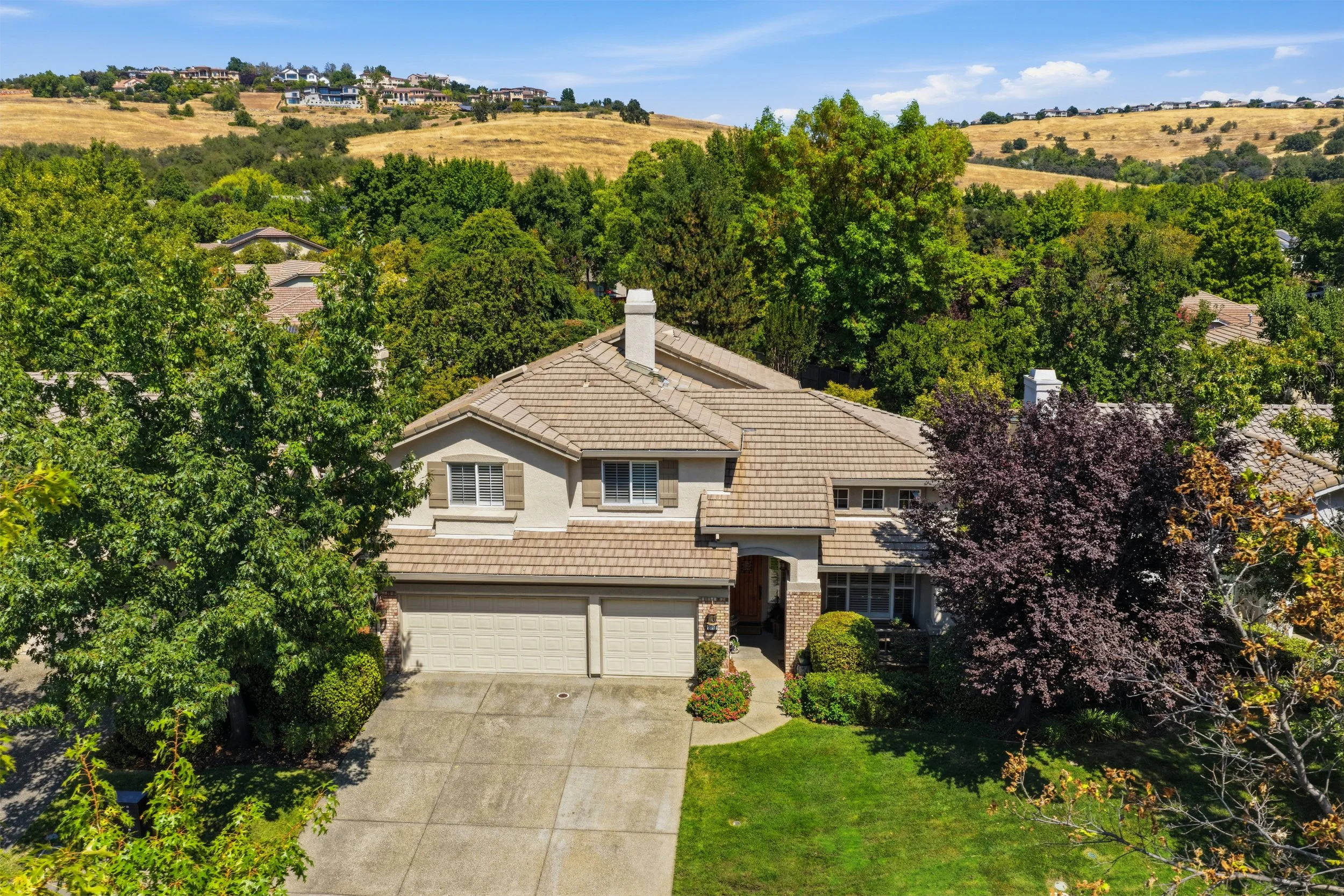 3301 Stonehurst Dr _0.jpg