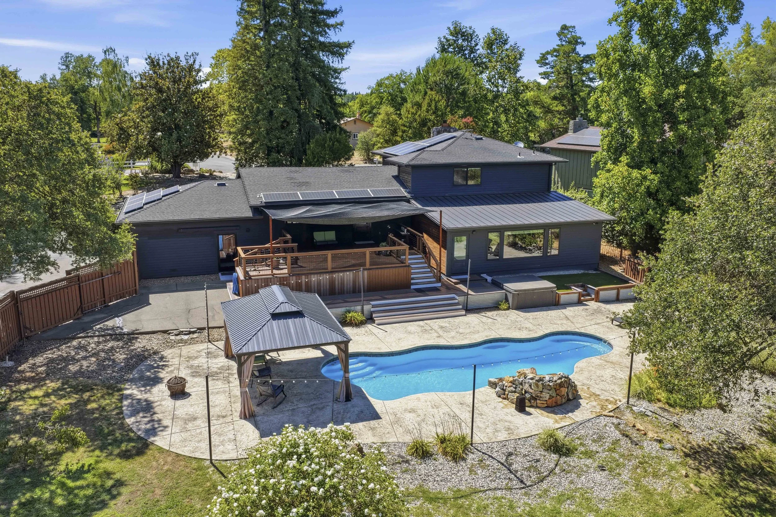 4440 Lawrence Dr _9.jpg
