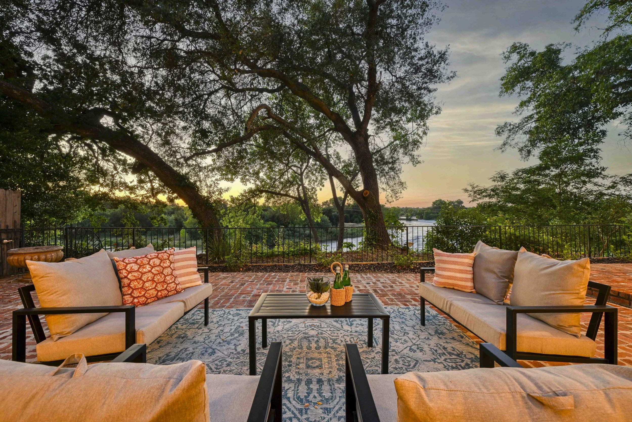 9815 Mira Del Rio Dr - Twilights - 12.jpg