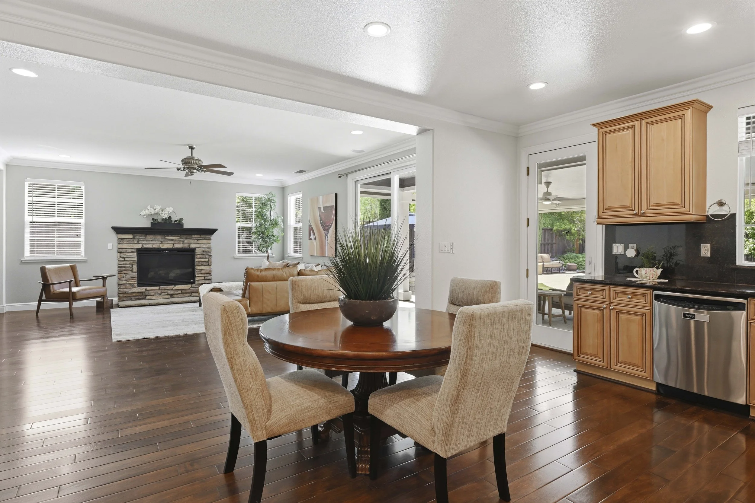9525 Littoral St _38.jpg