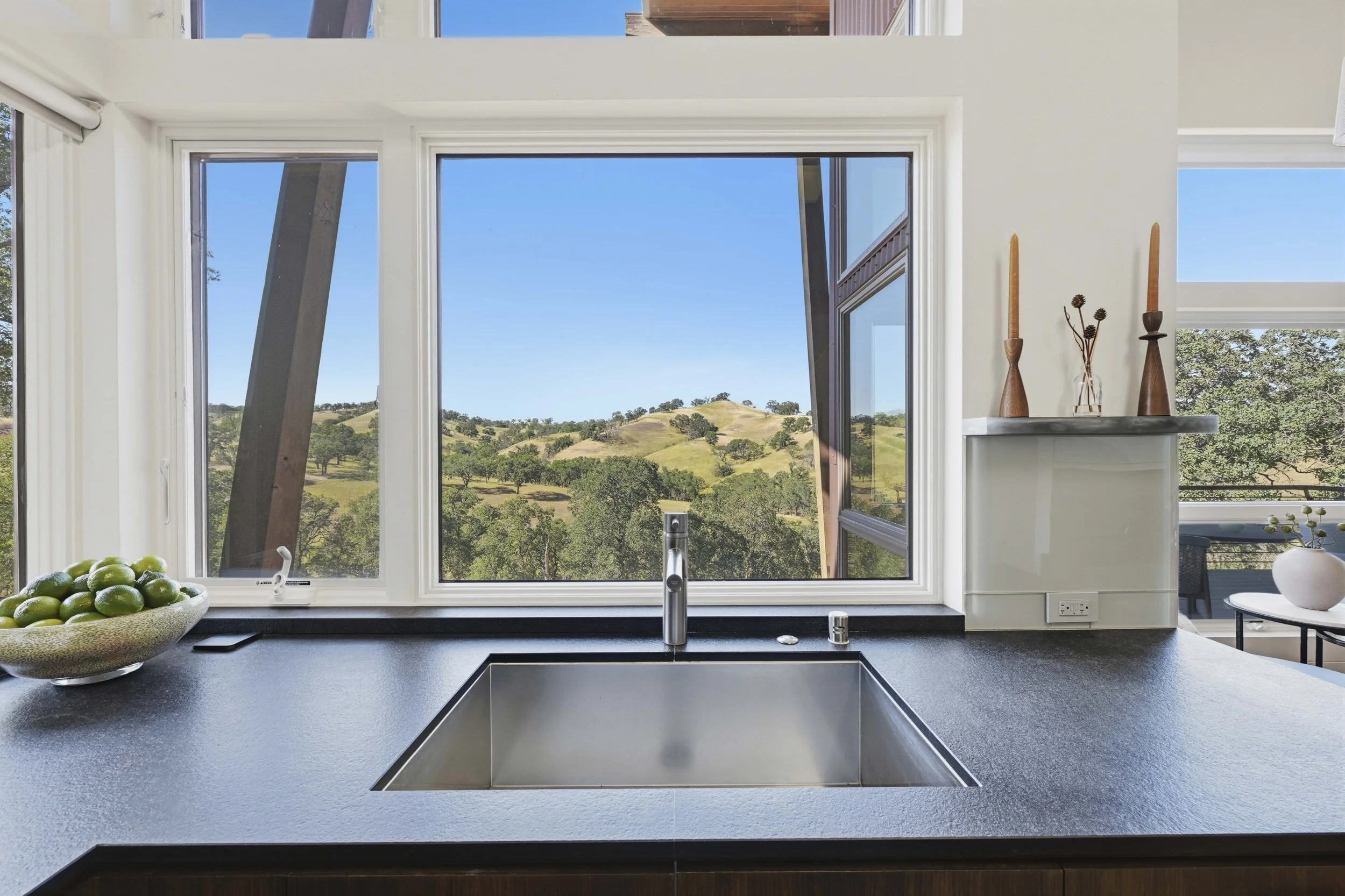 26000 Venado Dr - Main House  - 21.jpg