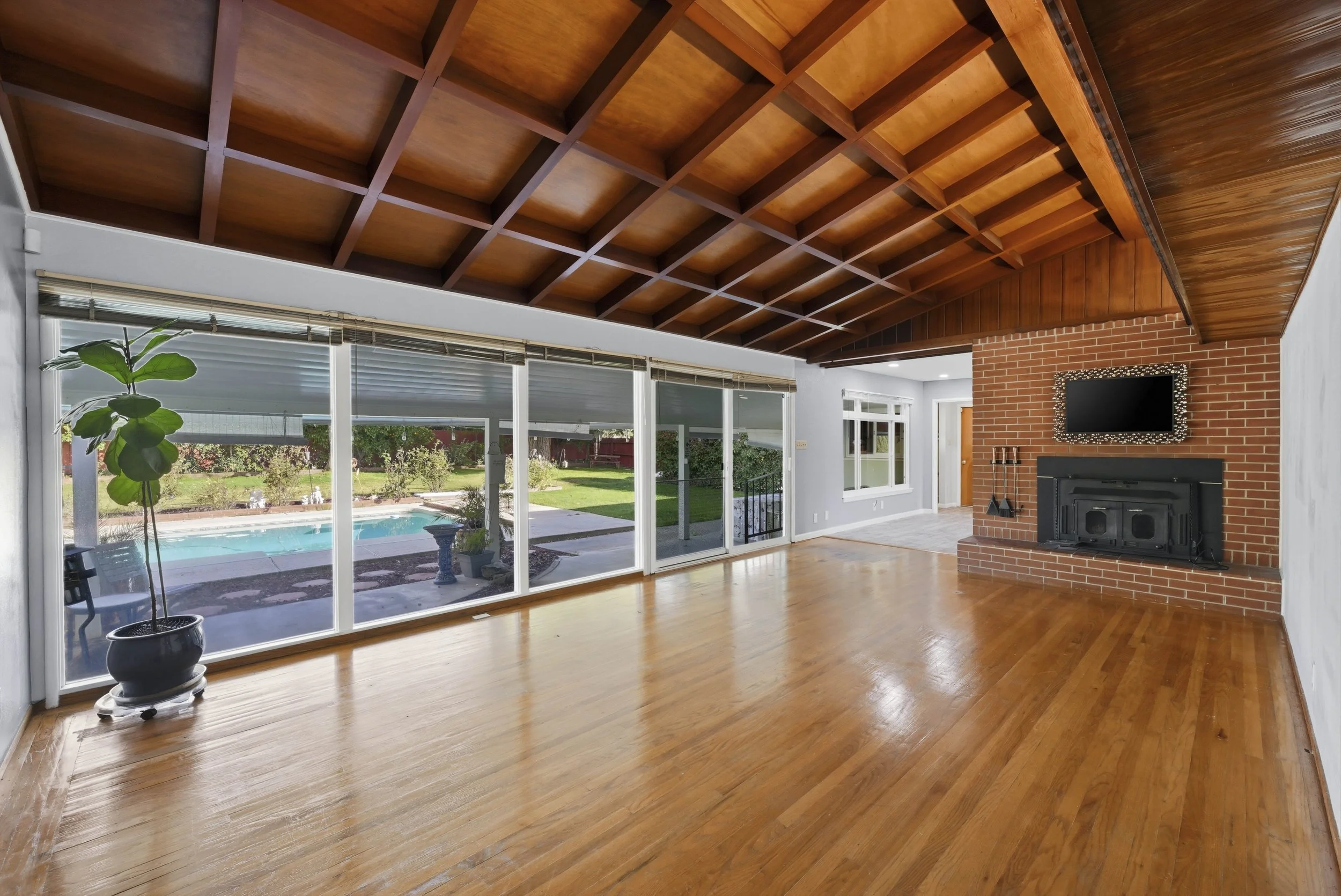 1820 Richmond St 15.jpg