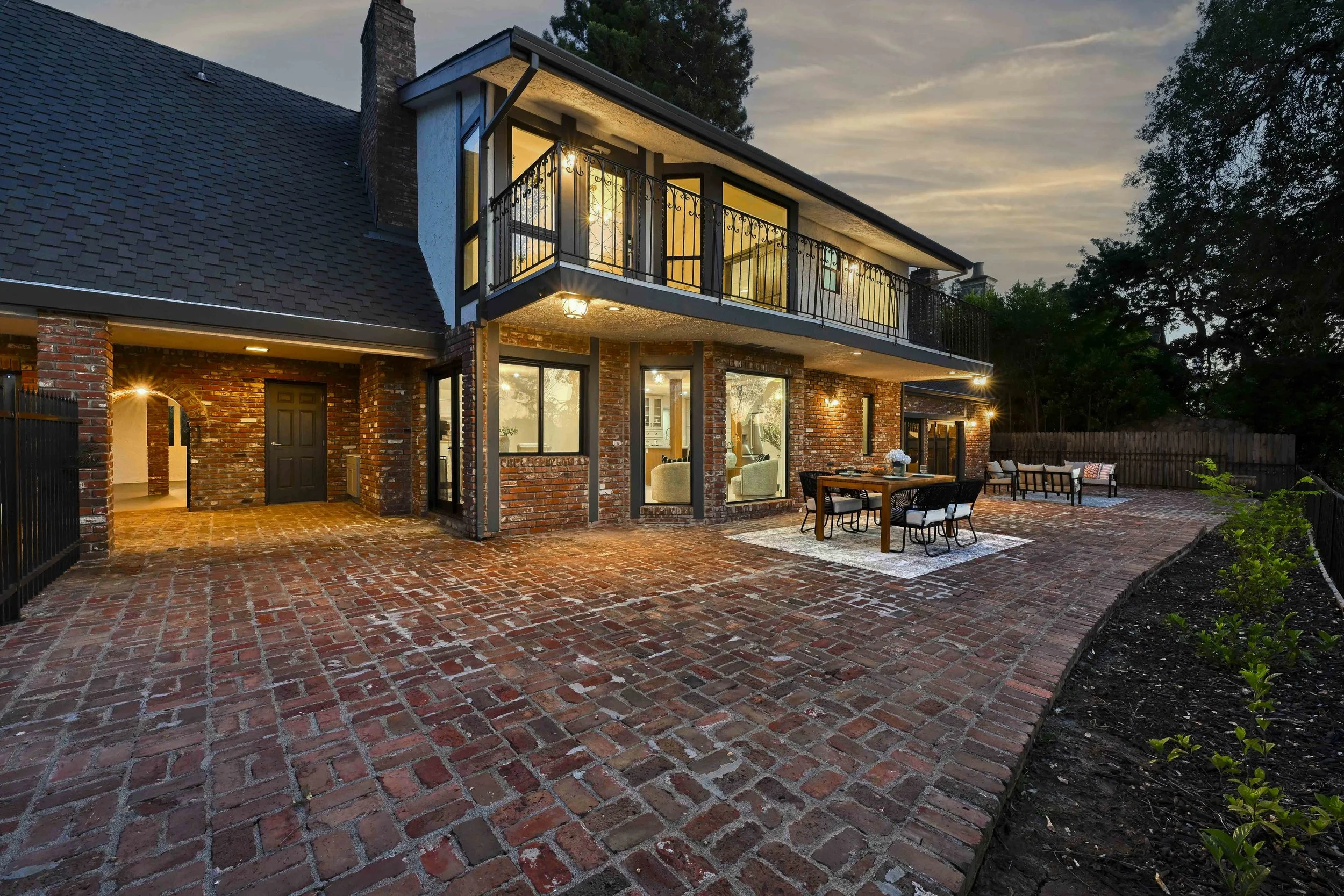 9815 Mira Del Rio Dr - Twilights - 8.jpg