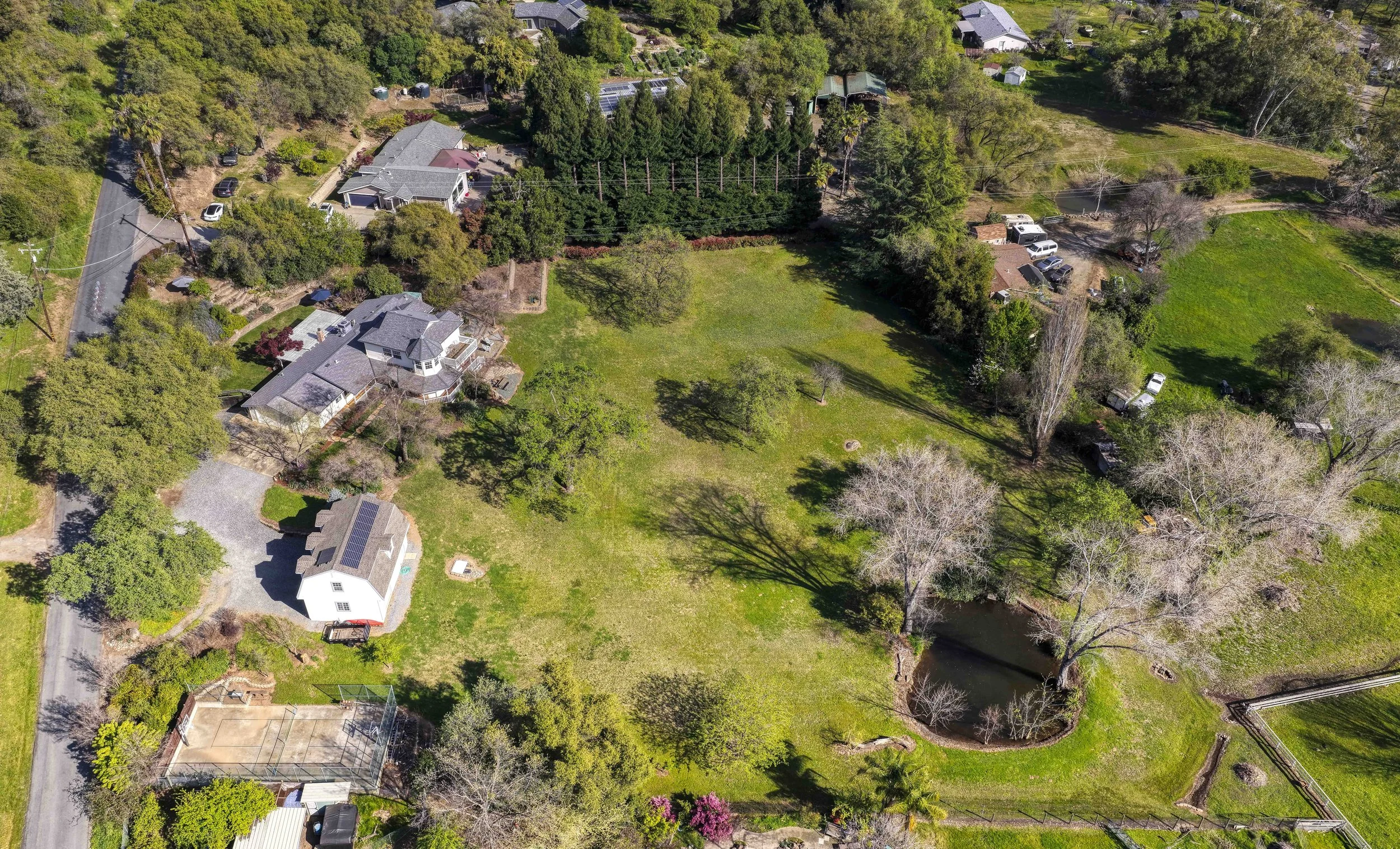 9240 Rock Springs Rd _4.jpg