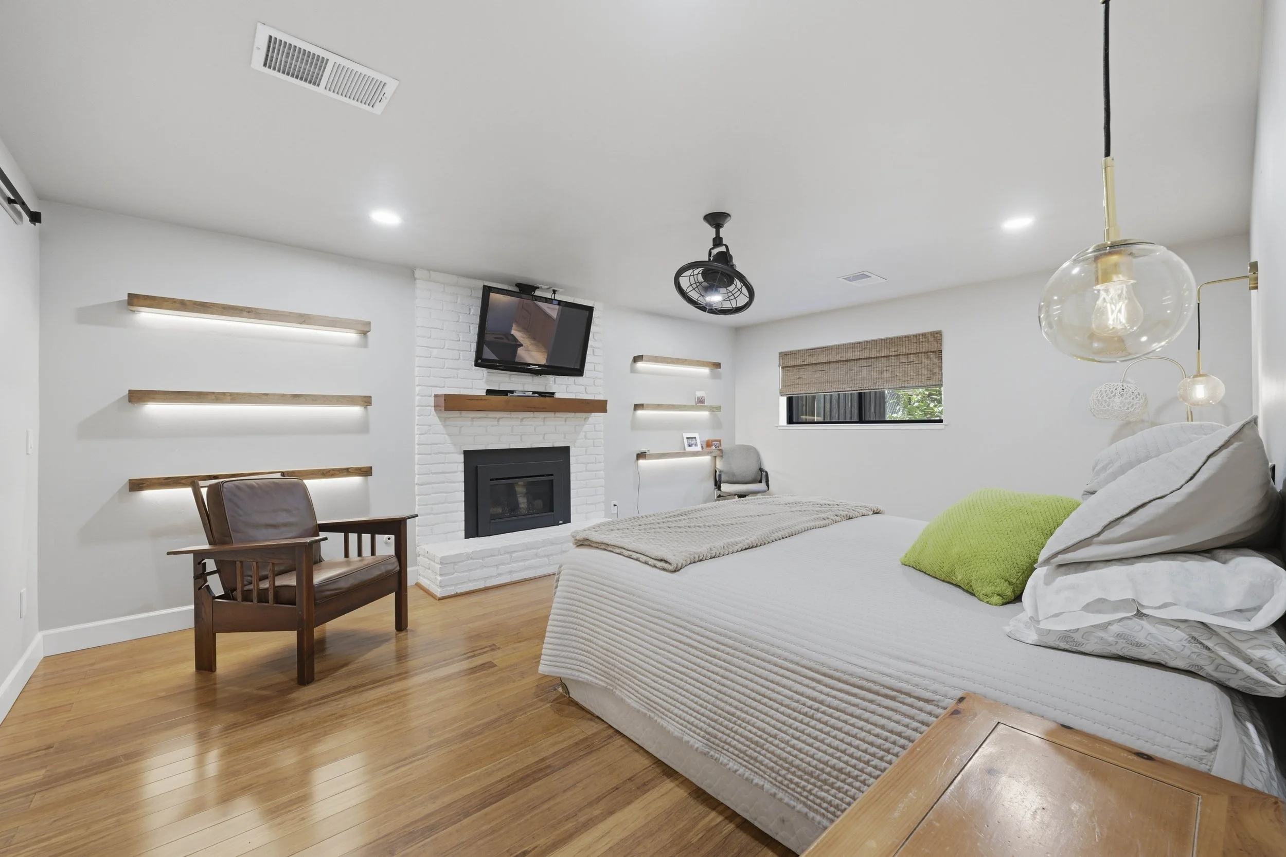 4440 Lawrence Dr _45.jpg