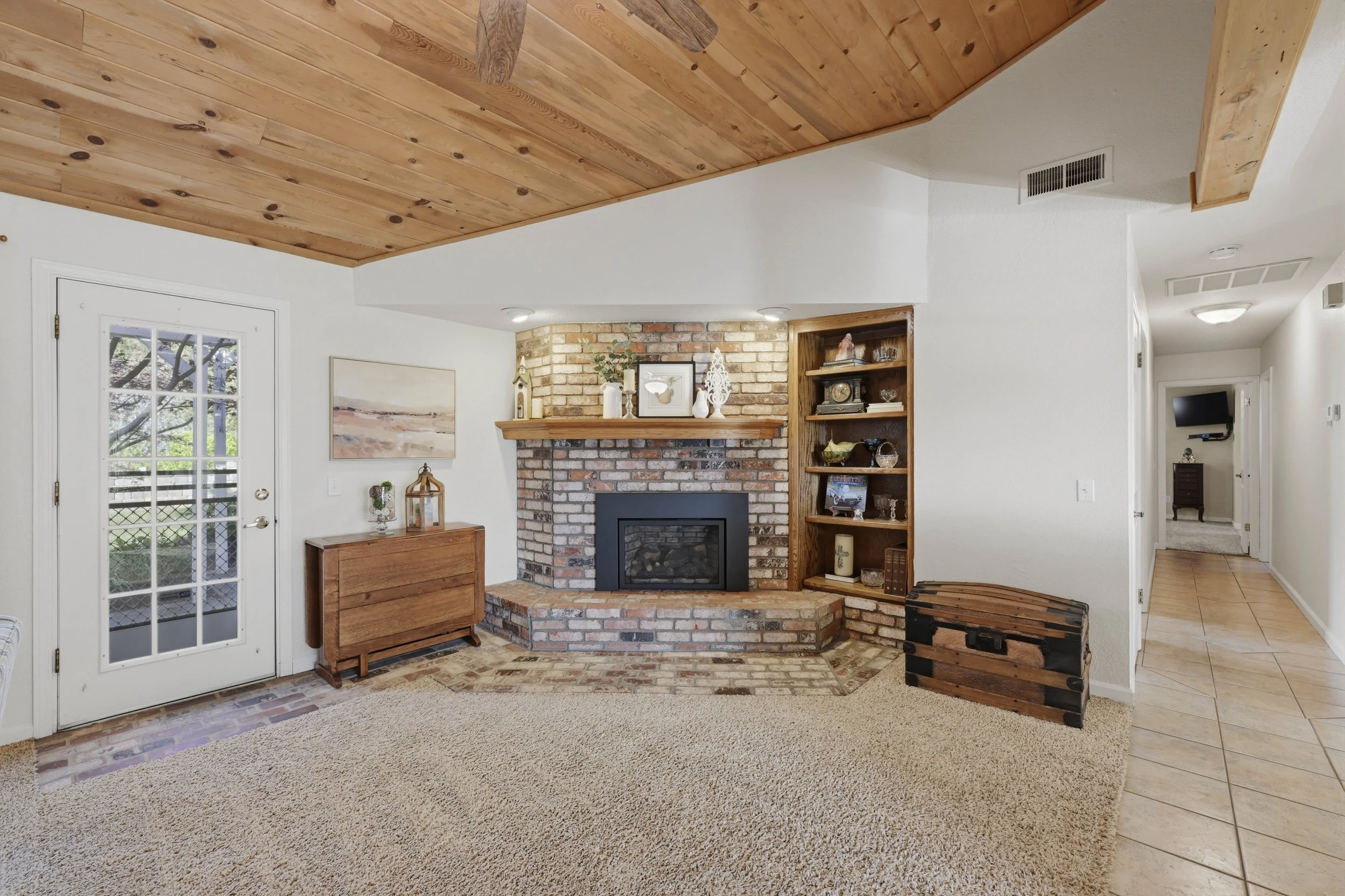 9240 Rock Springs Rd _114.jpg