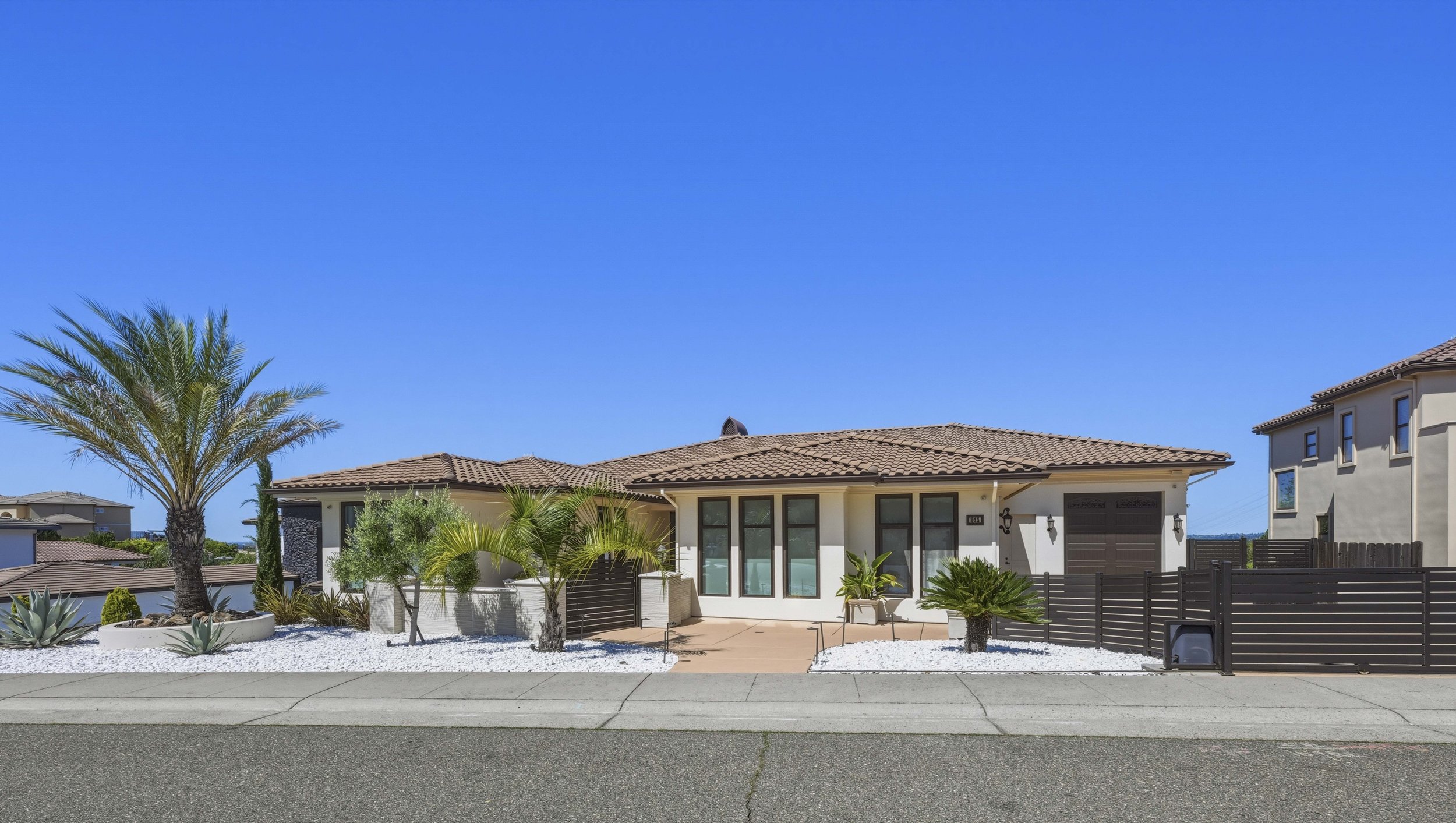 535 Serpa Way _15.jpg