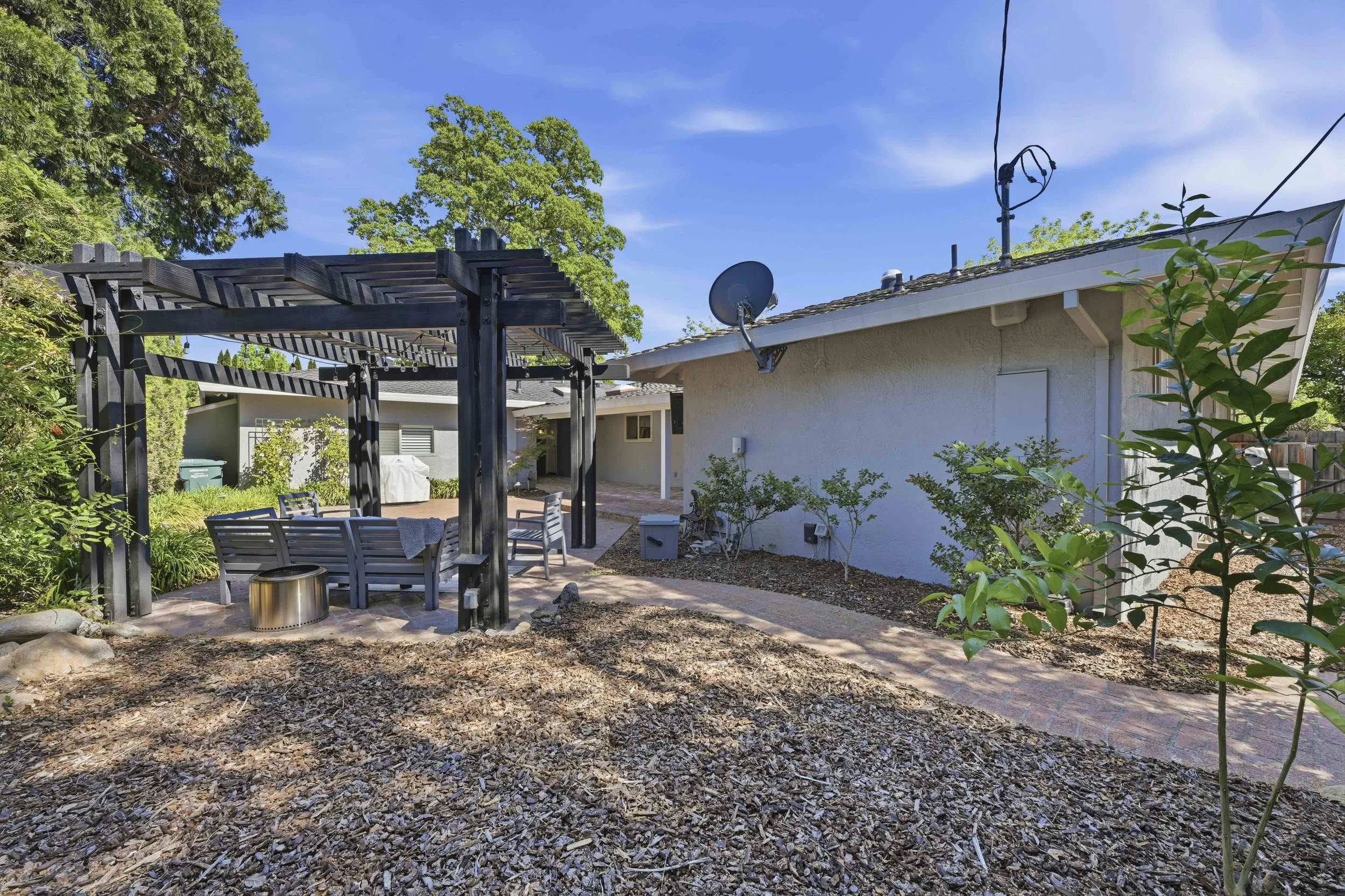 2929 Latham Dr _48.jpg