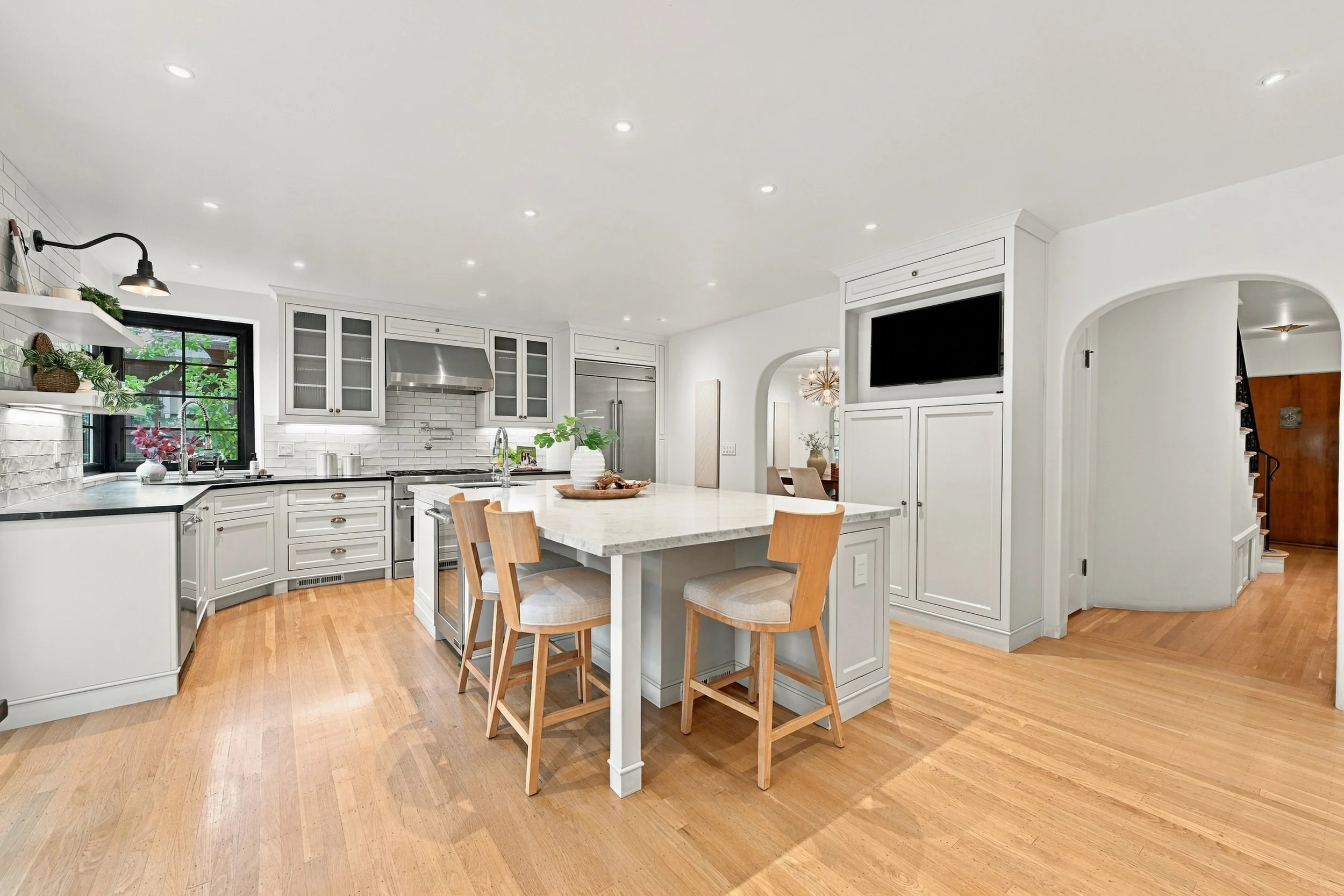 2743 Land Park Dr 28.jpg