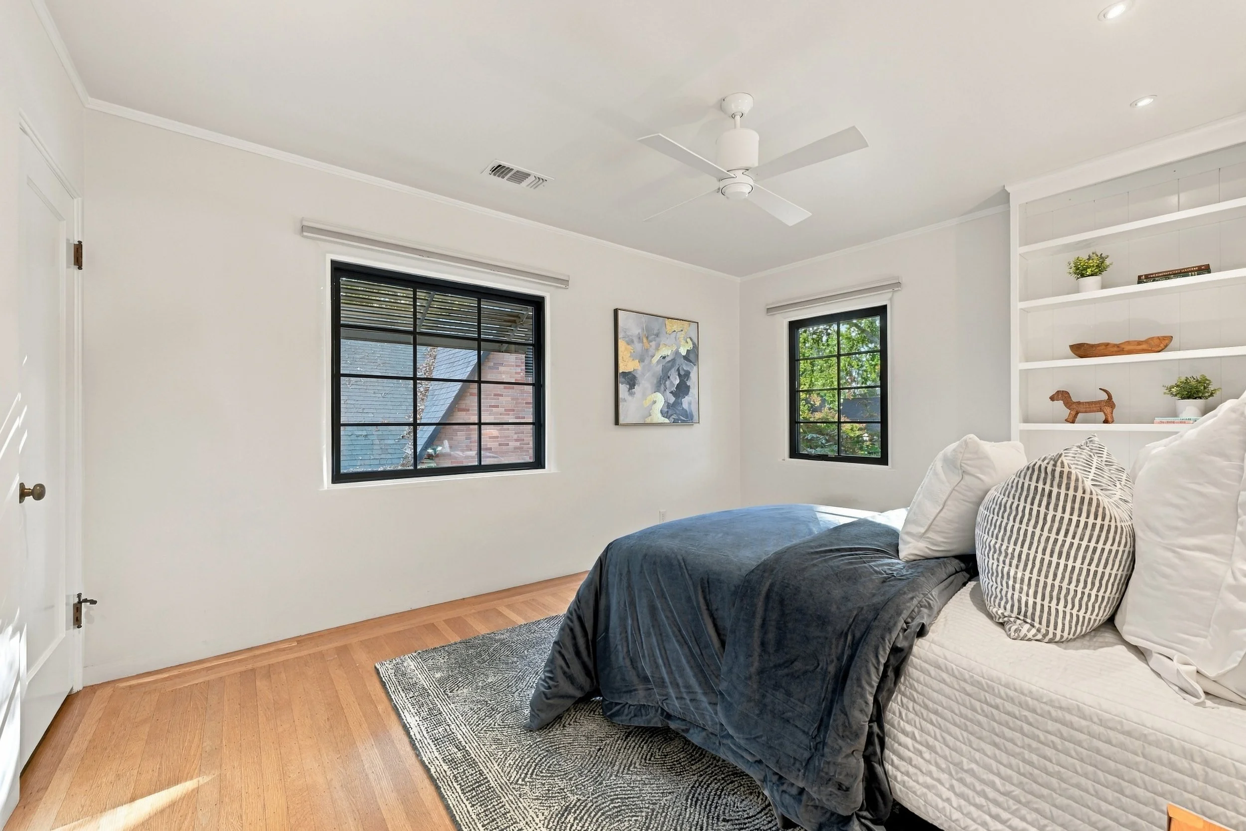 2743 Land Park Dr 44.jpg