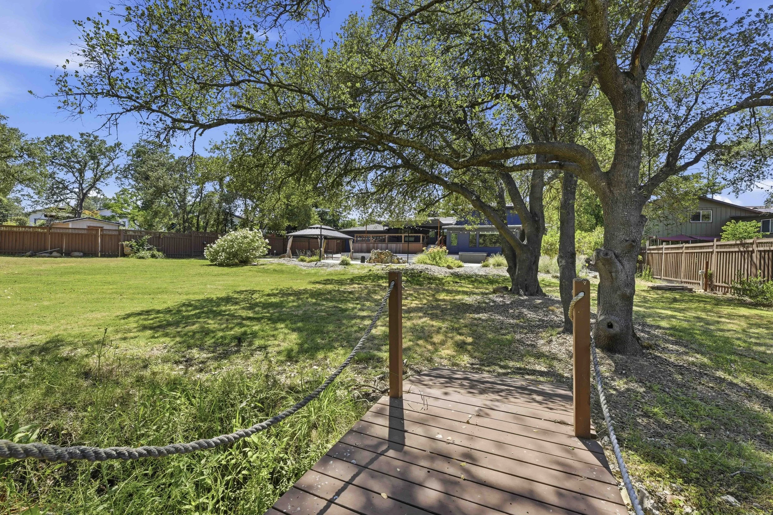 4440 Lawrence Dr _84.jpg