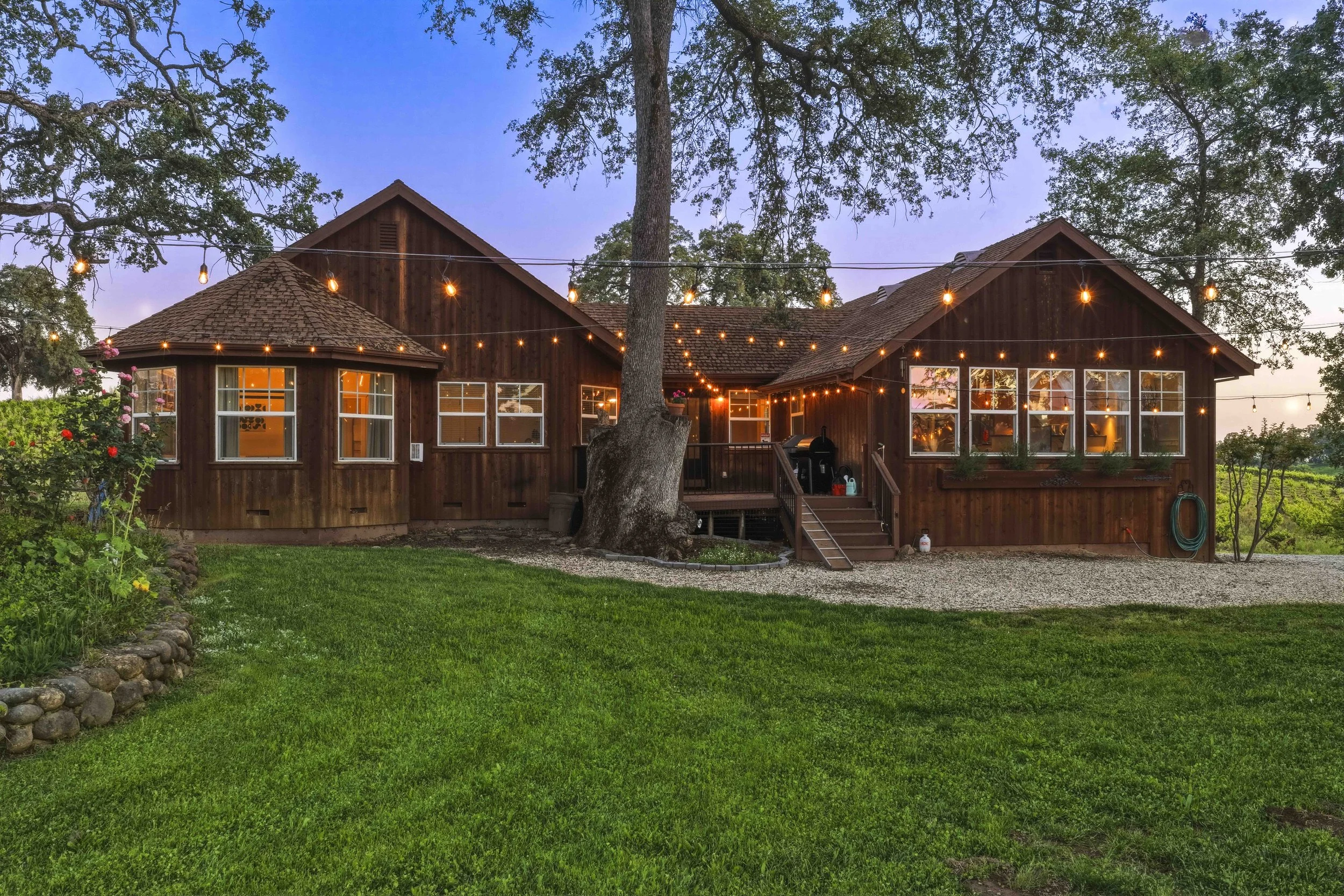 Young's Vineyard Twilights - _27.jpg