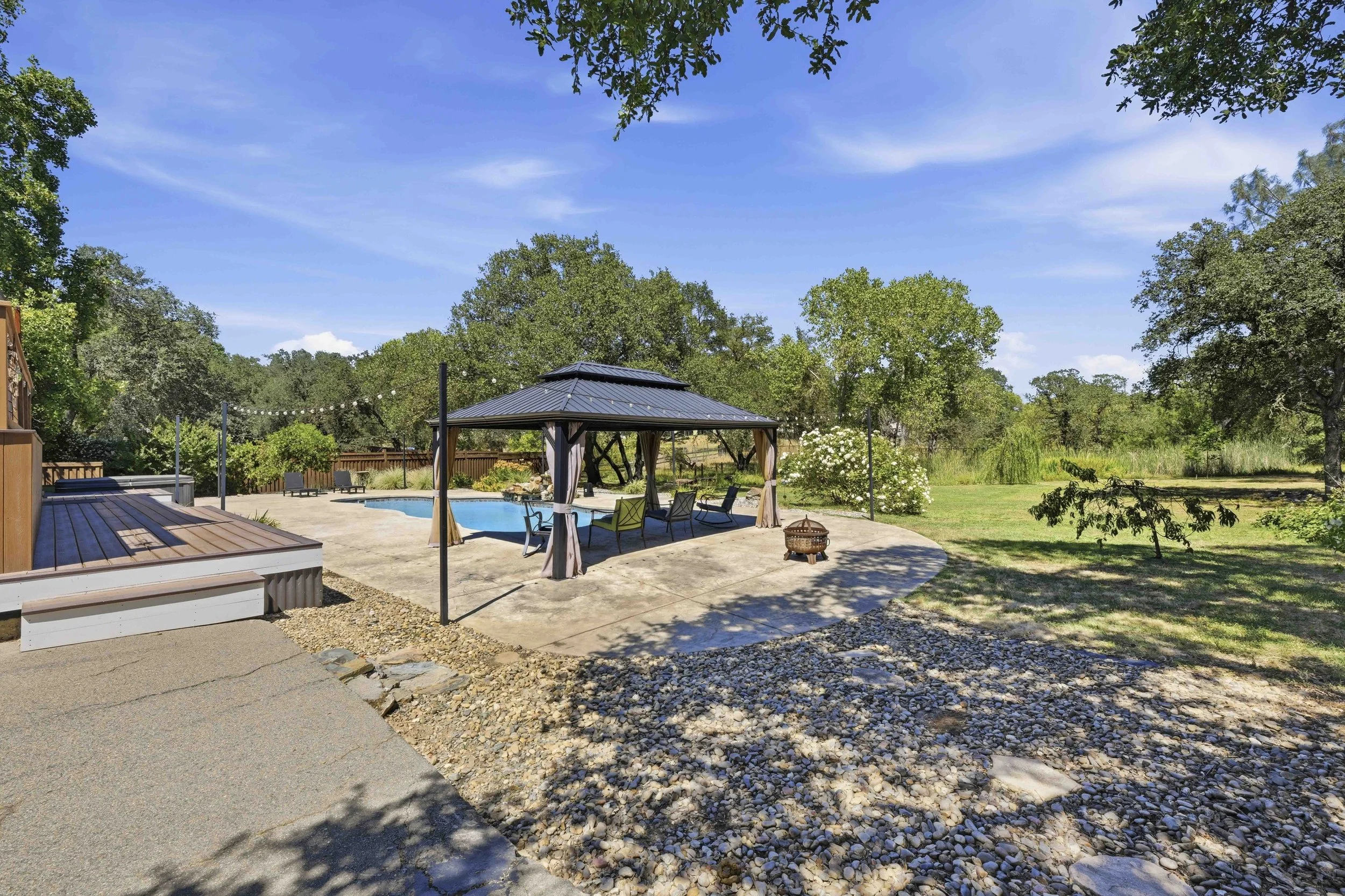 4440 Lawrence Dr _68.jpg