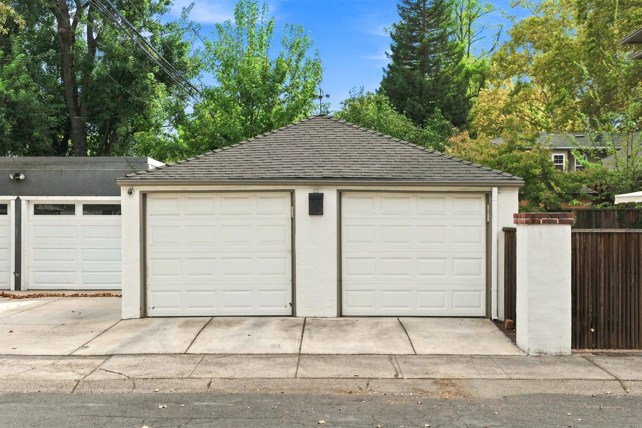 2743 Land Park Dr 5.jpg