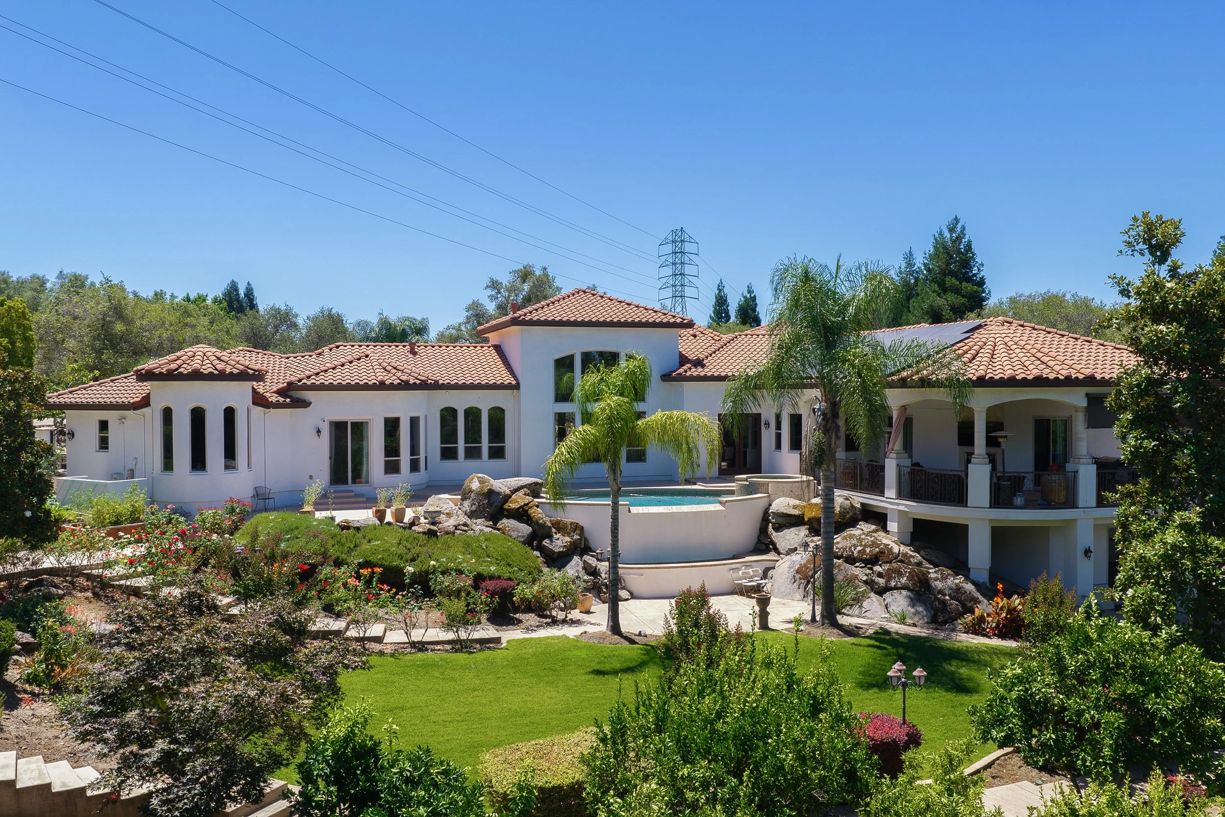 5645 Los Posas Way 12.jpg